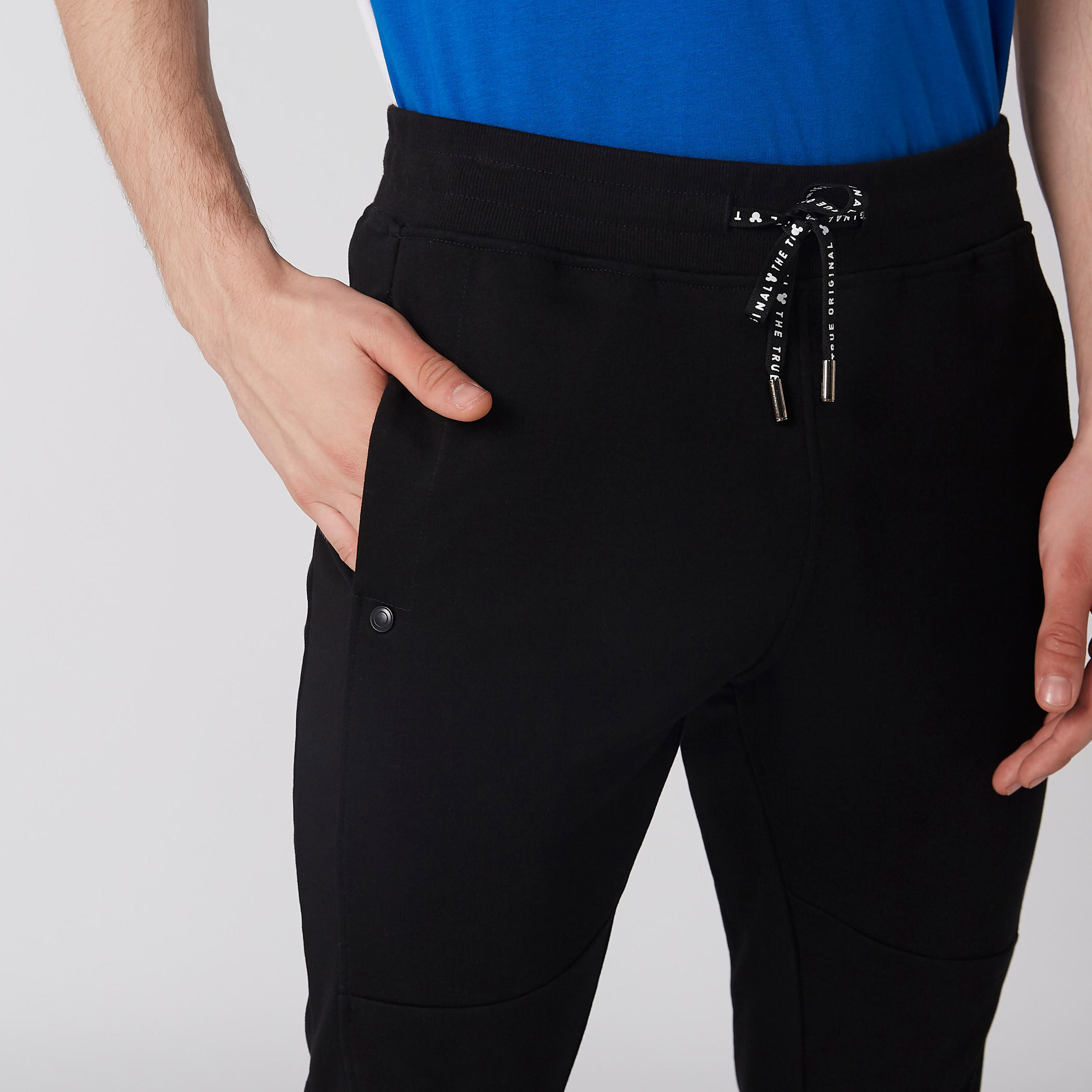 بنطال رياضي طويل بخصر مطاطي برباط-men-clothing-bottoms-joggers-image-5