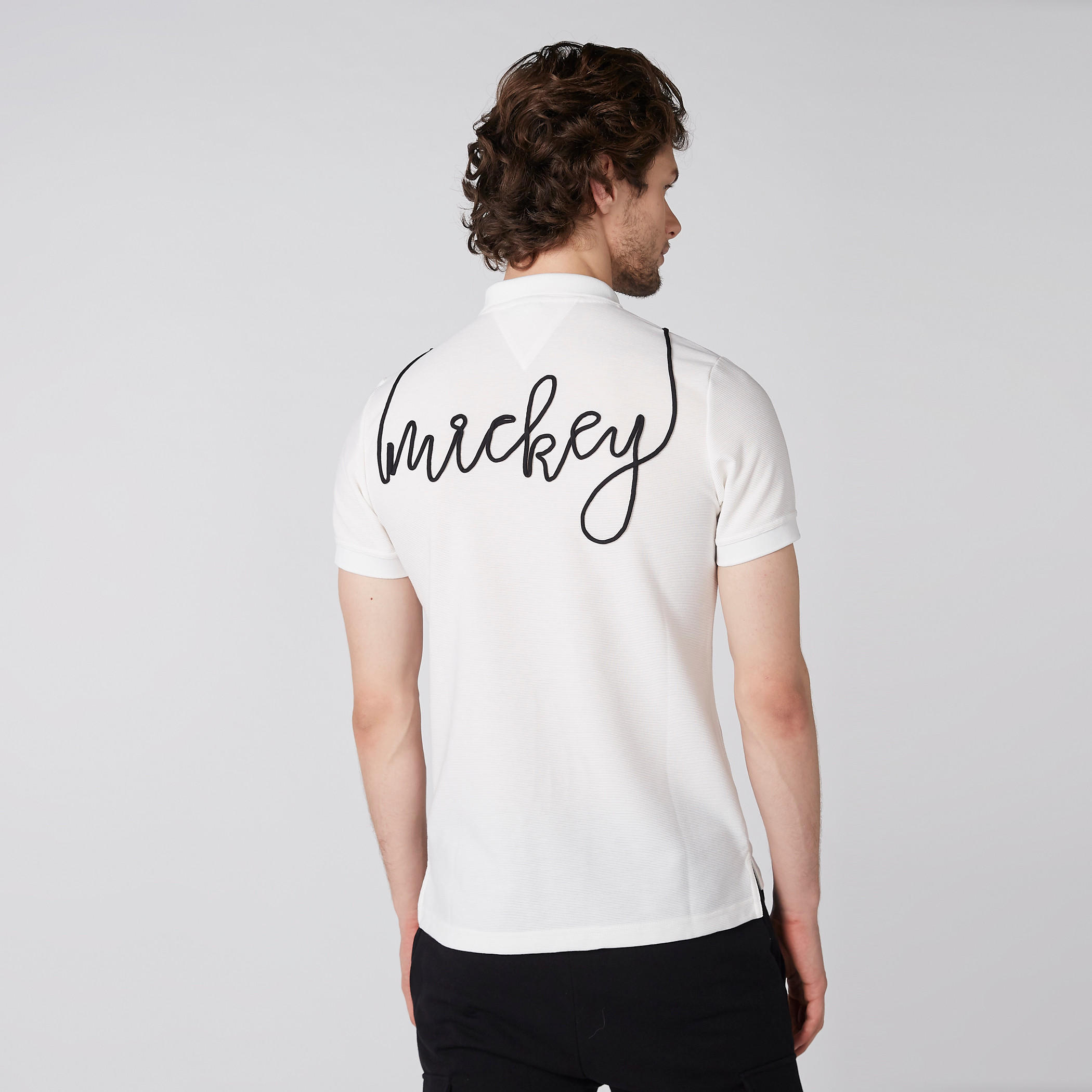 تيشيرت بياقة بولو وأكمام قصيرة وطبعات ميكي ماوس-men-clothing-tshirtsandpolos-polos-image-3