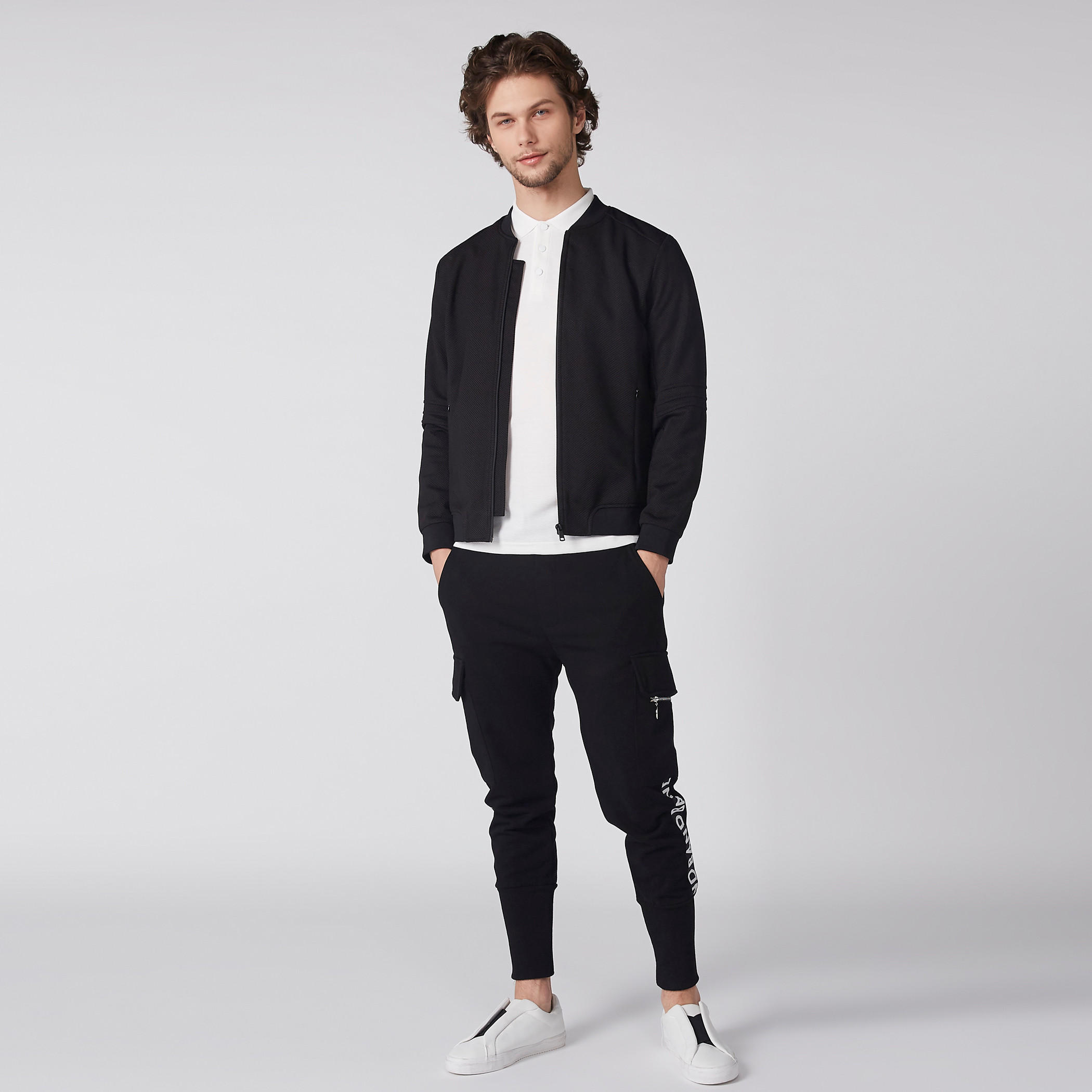 جاكيت بارز الملمس بسحّاب إغلاق وجيوب ميكي ماوس-men-clothing-jacketsandblazers-jackets-image-1