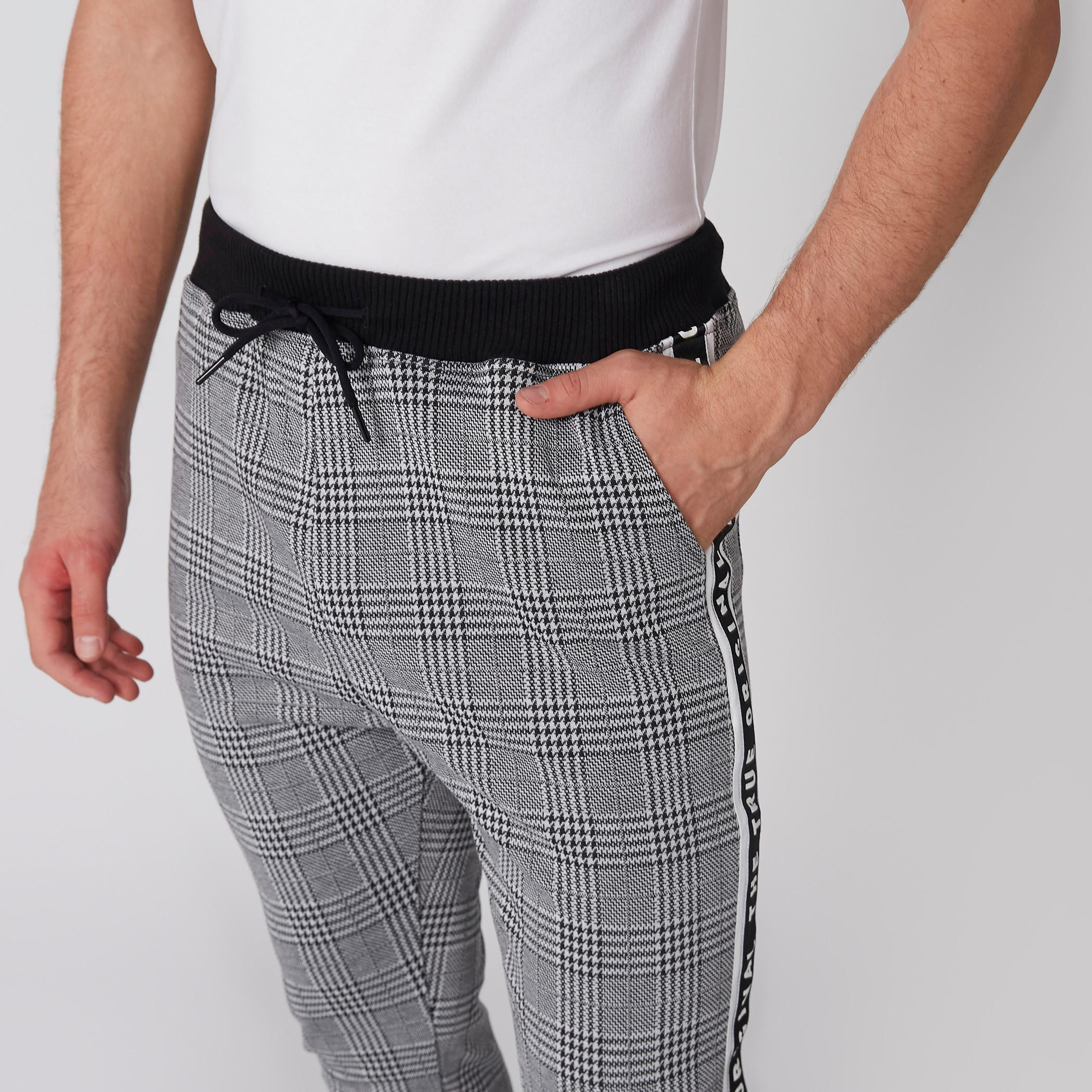 بنطال رياضي كاروهات بجيوب-men-clothing-bottoms-joggers-image-2