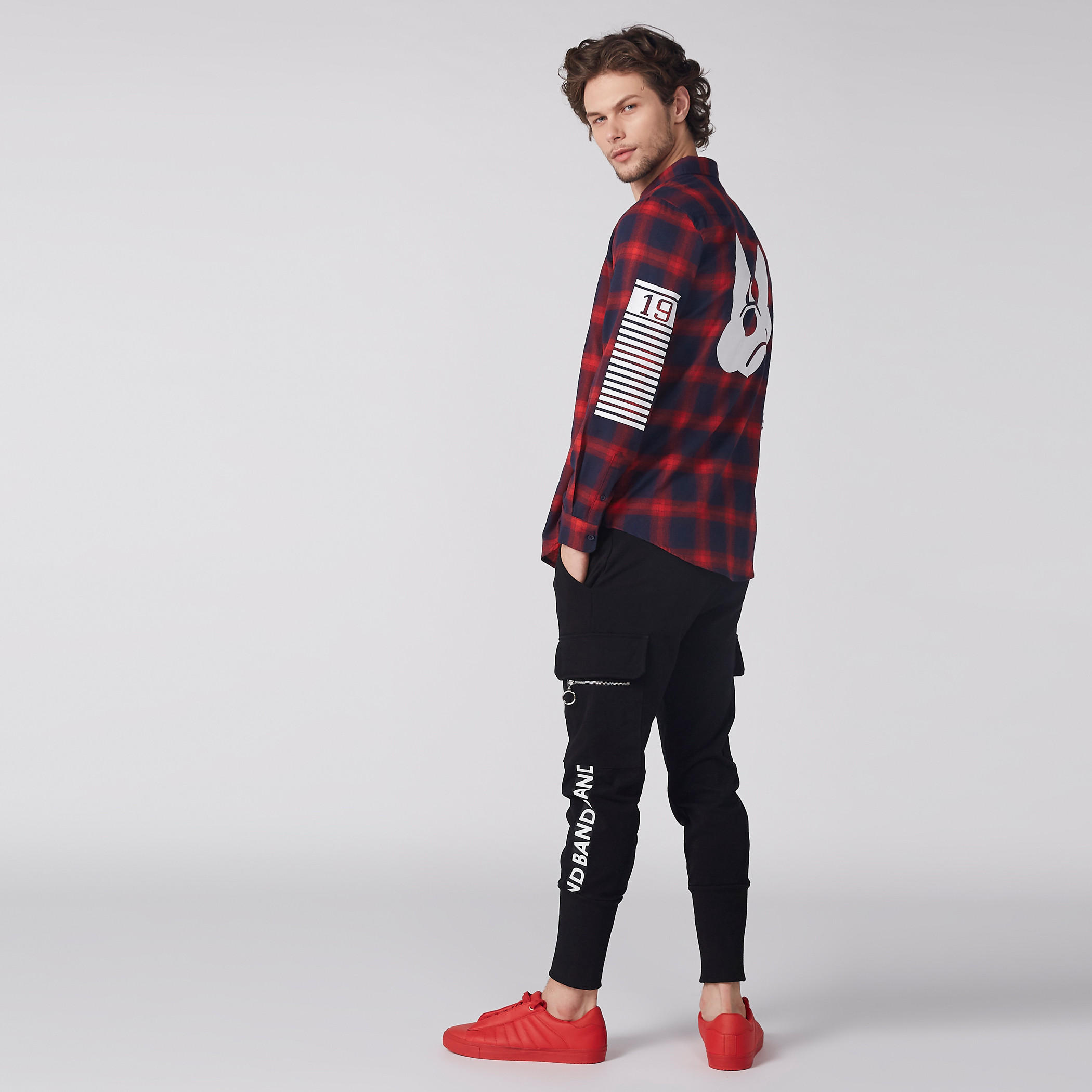 قميص كاروهات بأكمام طويلة وأزرار ميكي ماوس-men-clothing-shirts-image-1