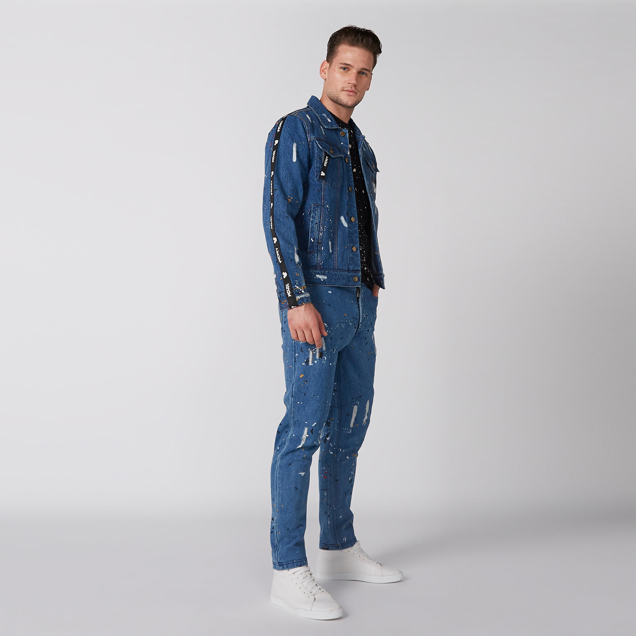 بنطال جينز بتصميم ممزق وجيوب وطبعات ميكي ماوس-men-clothing-bottoms-jeans-image-4
