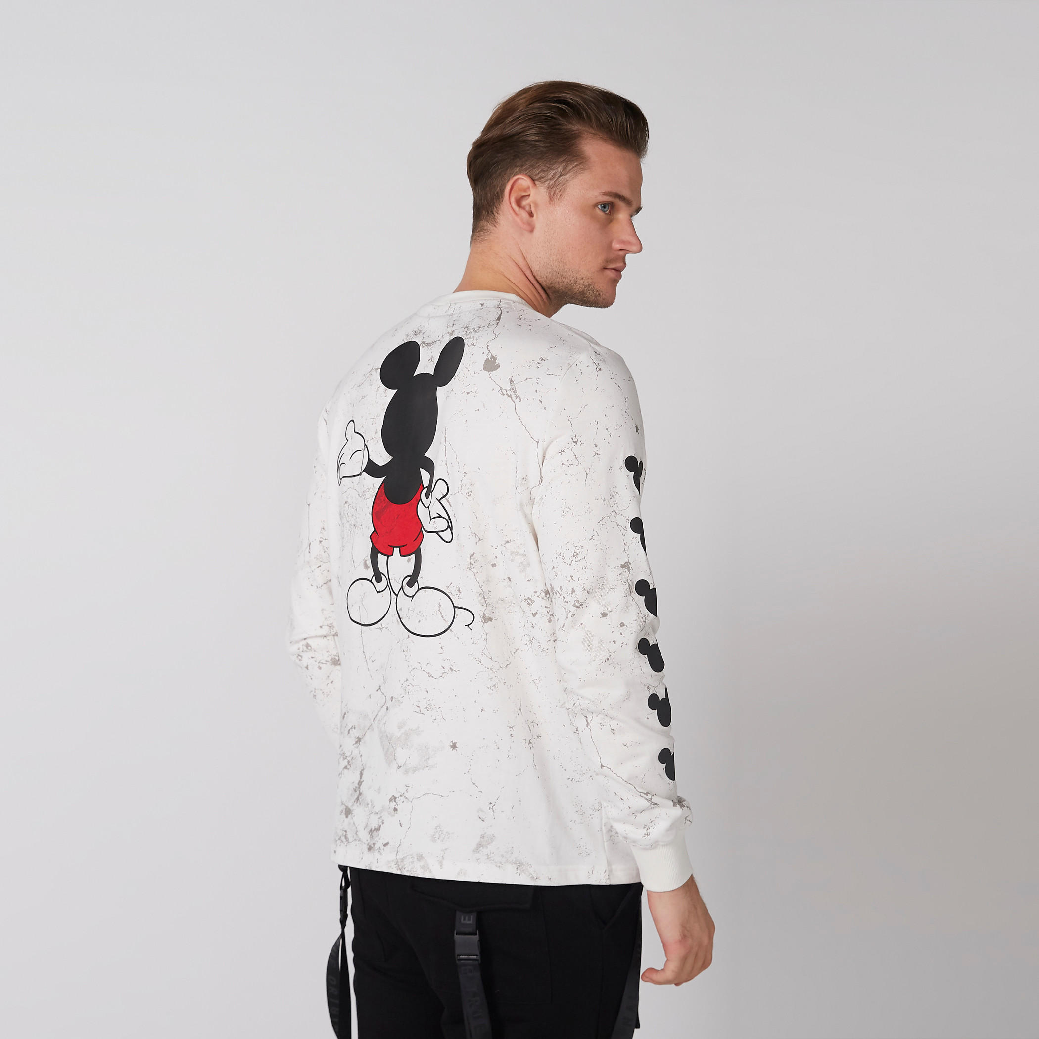 سويت شيرت بياقة ضيّقة وأكمام طويلة وطبعات ميكي ماوس-men-winterwear-hoodiesandsweatshirts-image-3