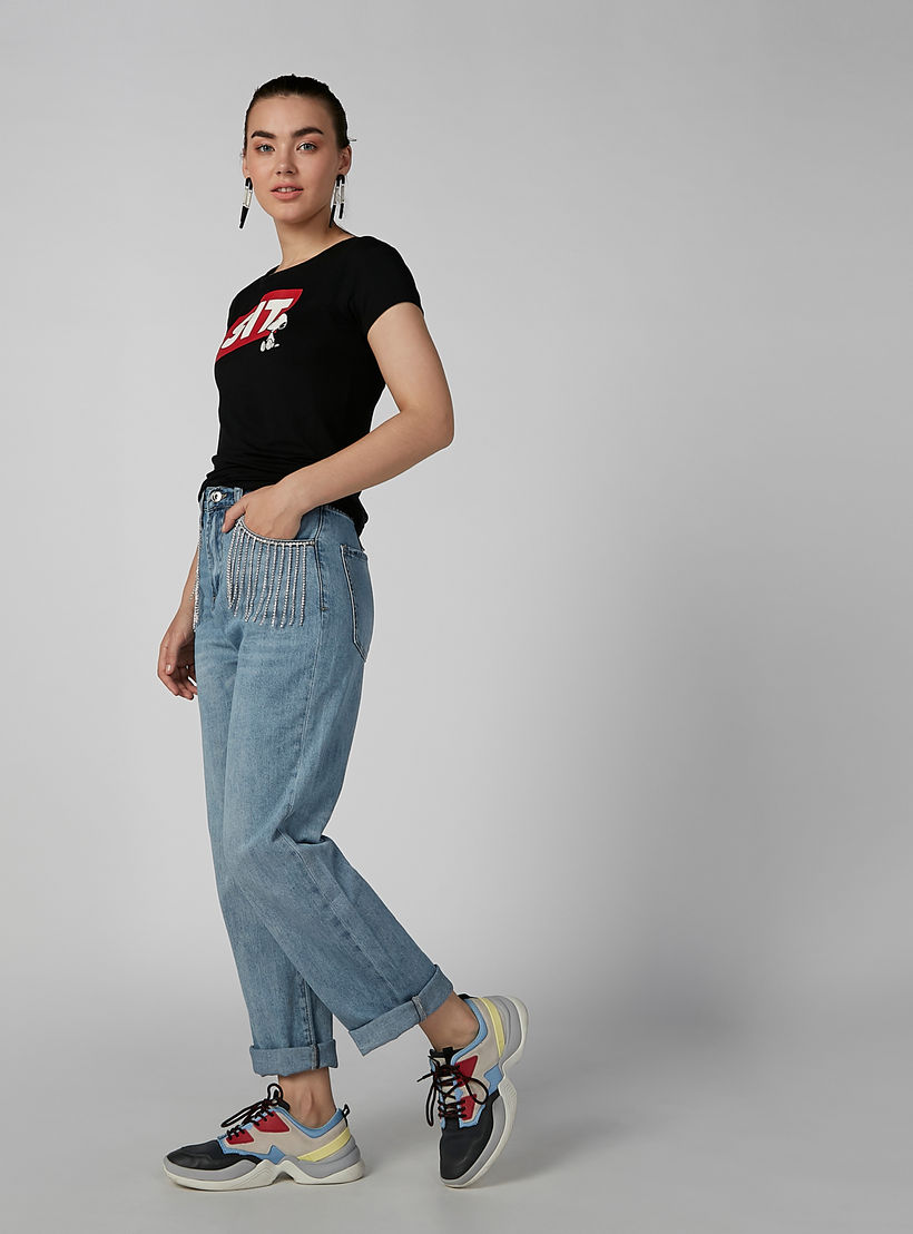 تيشيرت بياقة مستديرة وأكمام كاب وطبعات سنوبي-men-clothing-tshirtsandpolos-tshirts-image-1