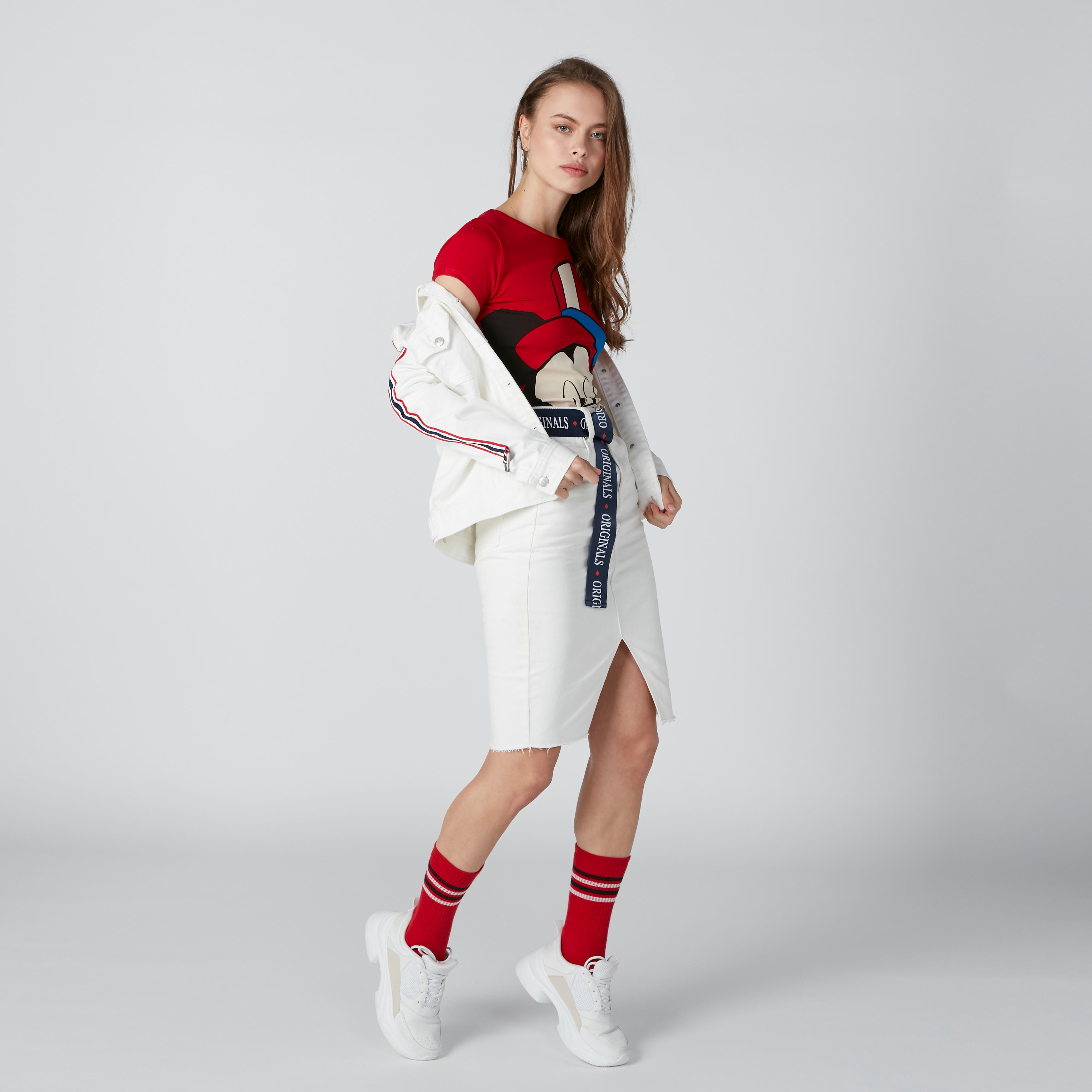 تيشيرت بأكمام كاب وياقة مستديرة وطبعات ميكي ماوس-women-clothing-tshirts-image-2