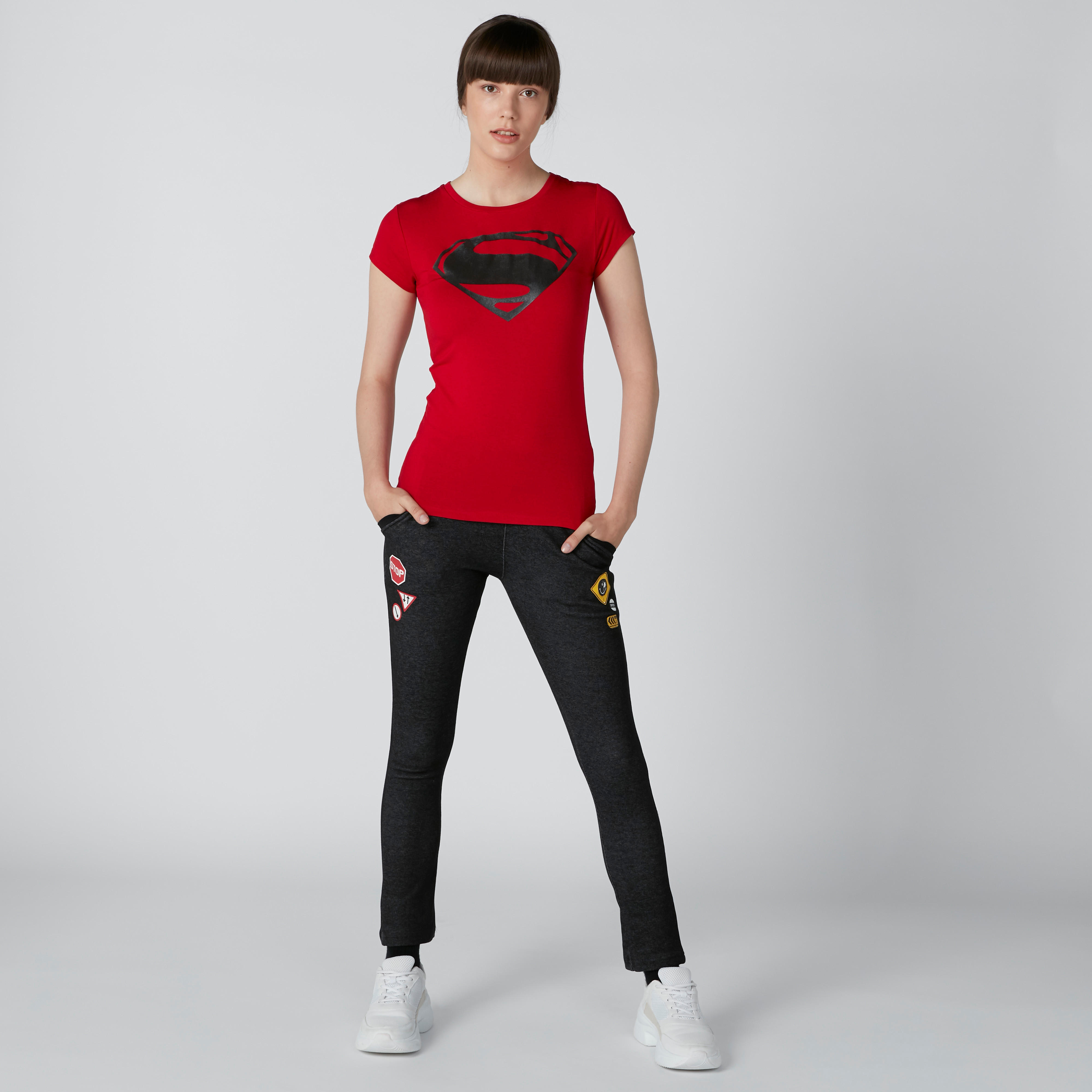 تيشيرت بياقة مستديرة وأكمام كاب وطبعات سوبرمان-women-clothing-tshirts-image-1