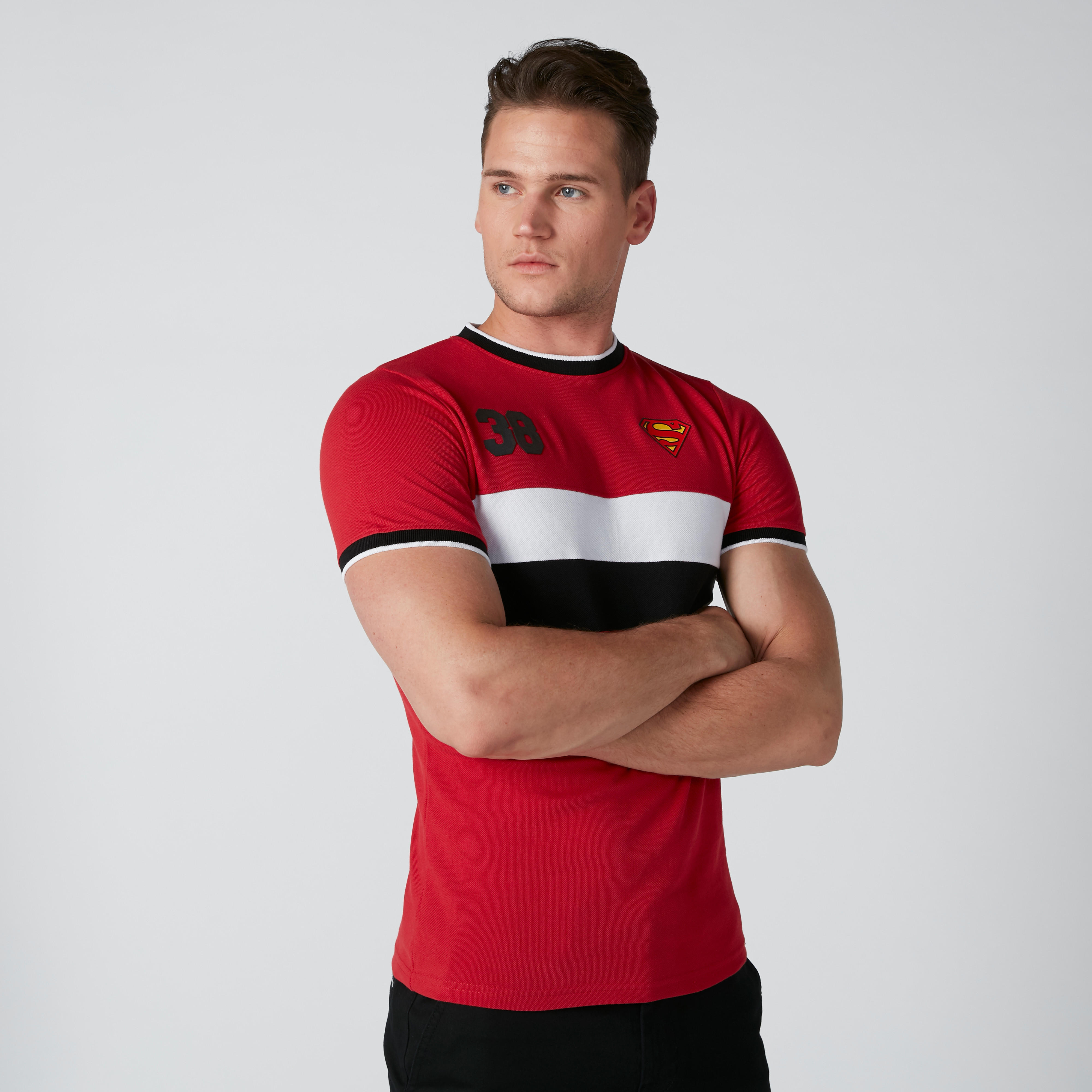 تيشيرت بياقة ضيّقة وأكمام قصيرة وطبعات سوبرمان-men-clothing-tshirtsandpolos-tshirts-image-2