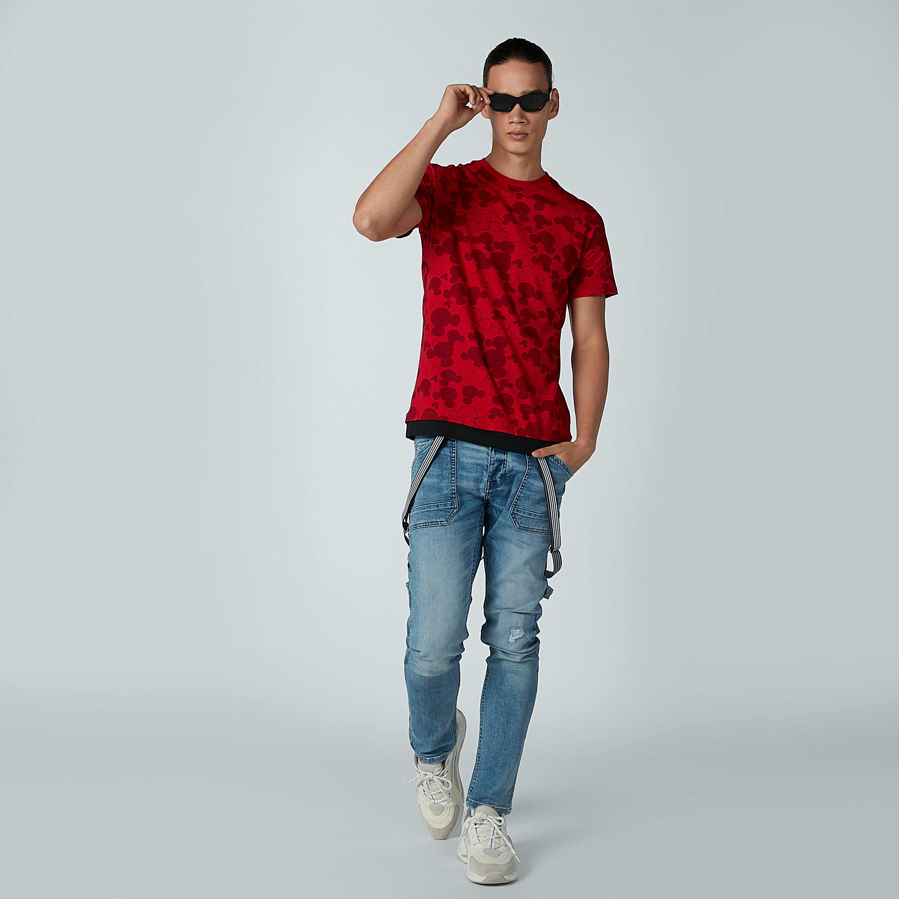 تيشيرت بقصّة سليم وياقة ضيقة وأكمام قصيرة وطبعات ميكي ماوس-men-clothing-tshirtsandpolos-tshirts-image-3
