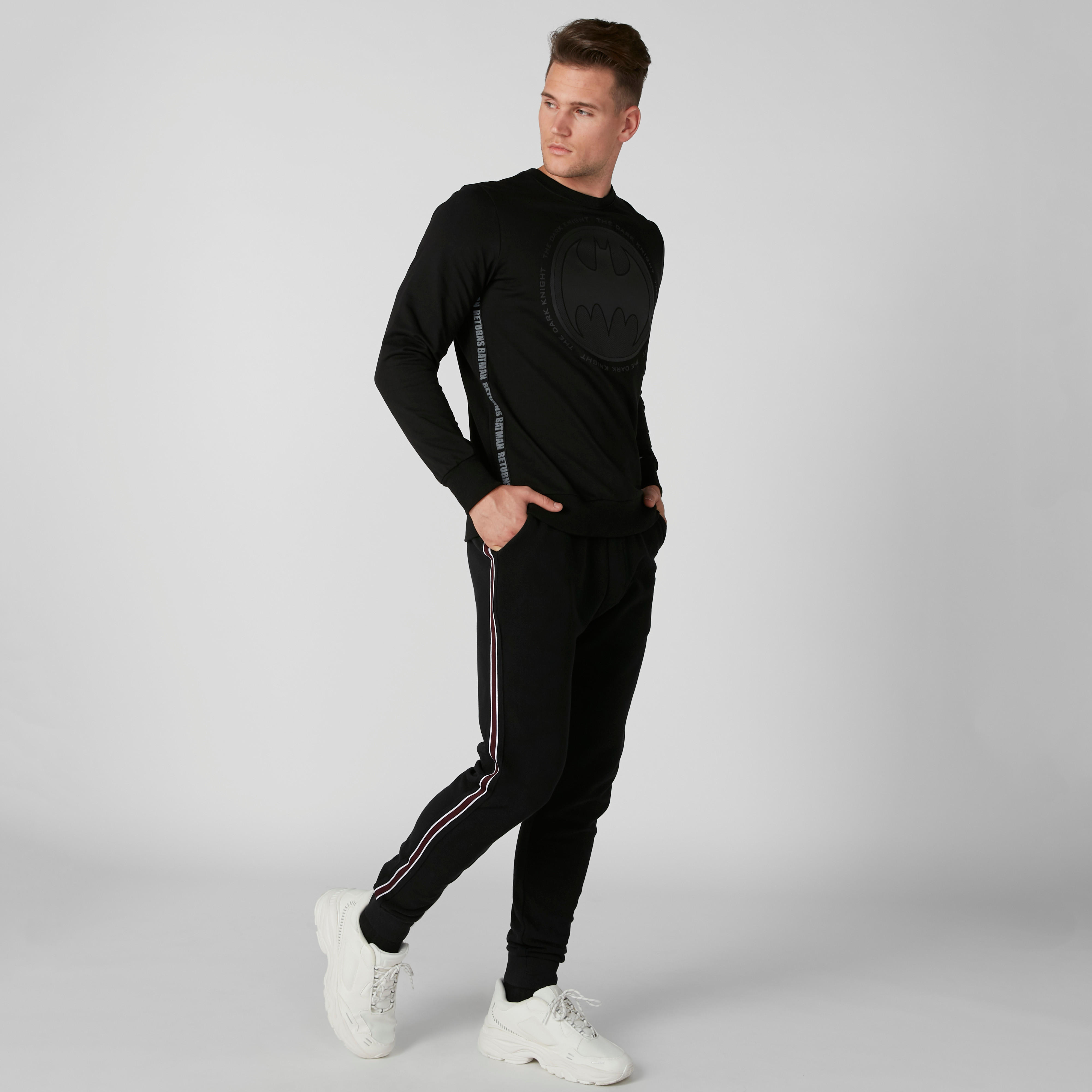 سويت شيرت بأكمام طويلة وشريطة وطبعات باتمان-men-winterwear-hoodiesandsweatshirts-image-1
