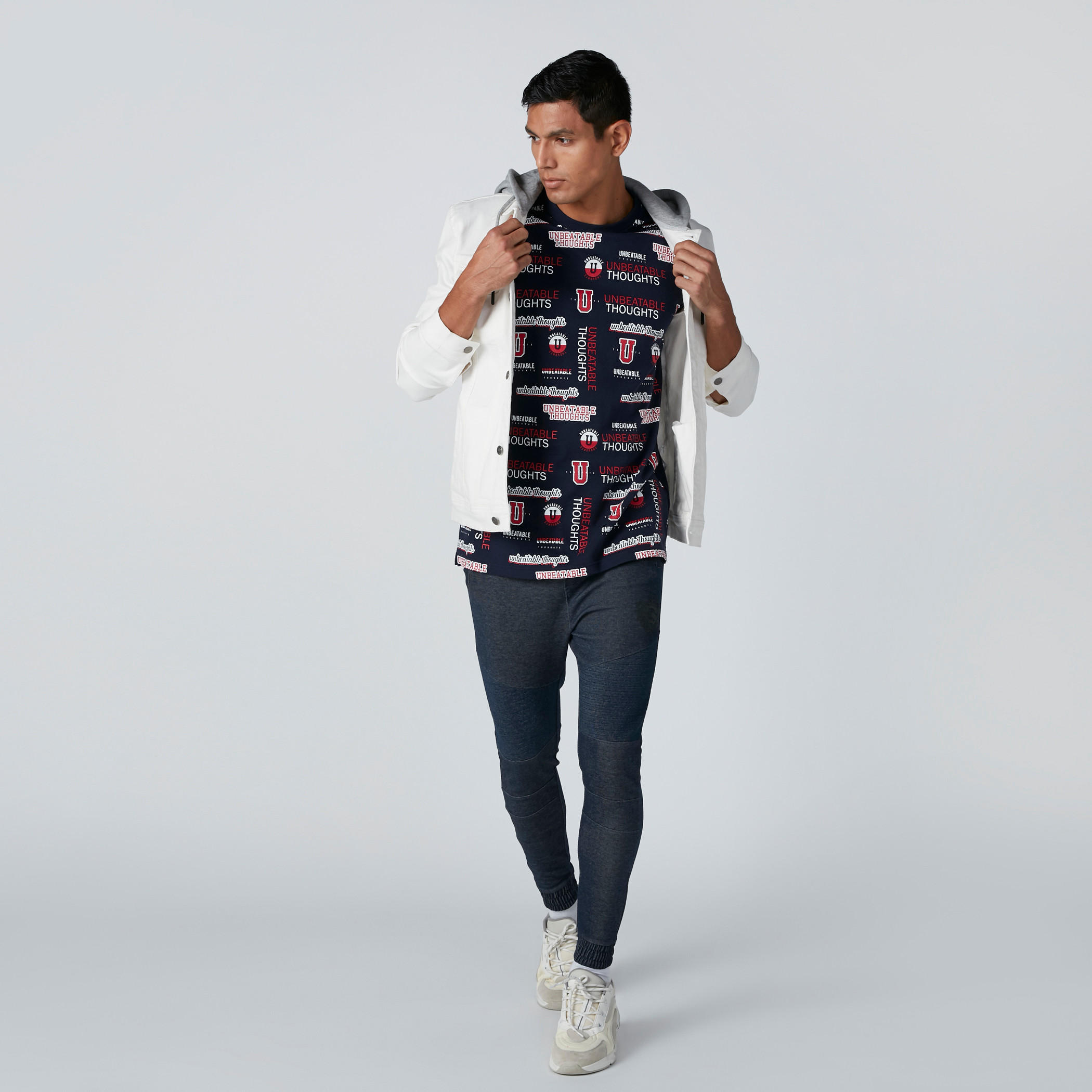 بنطال رياضي بخصر مطّاطي متوسط الارتفاع وجيوب-men-clothing-bottoms-joggers-image-1