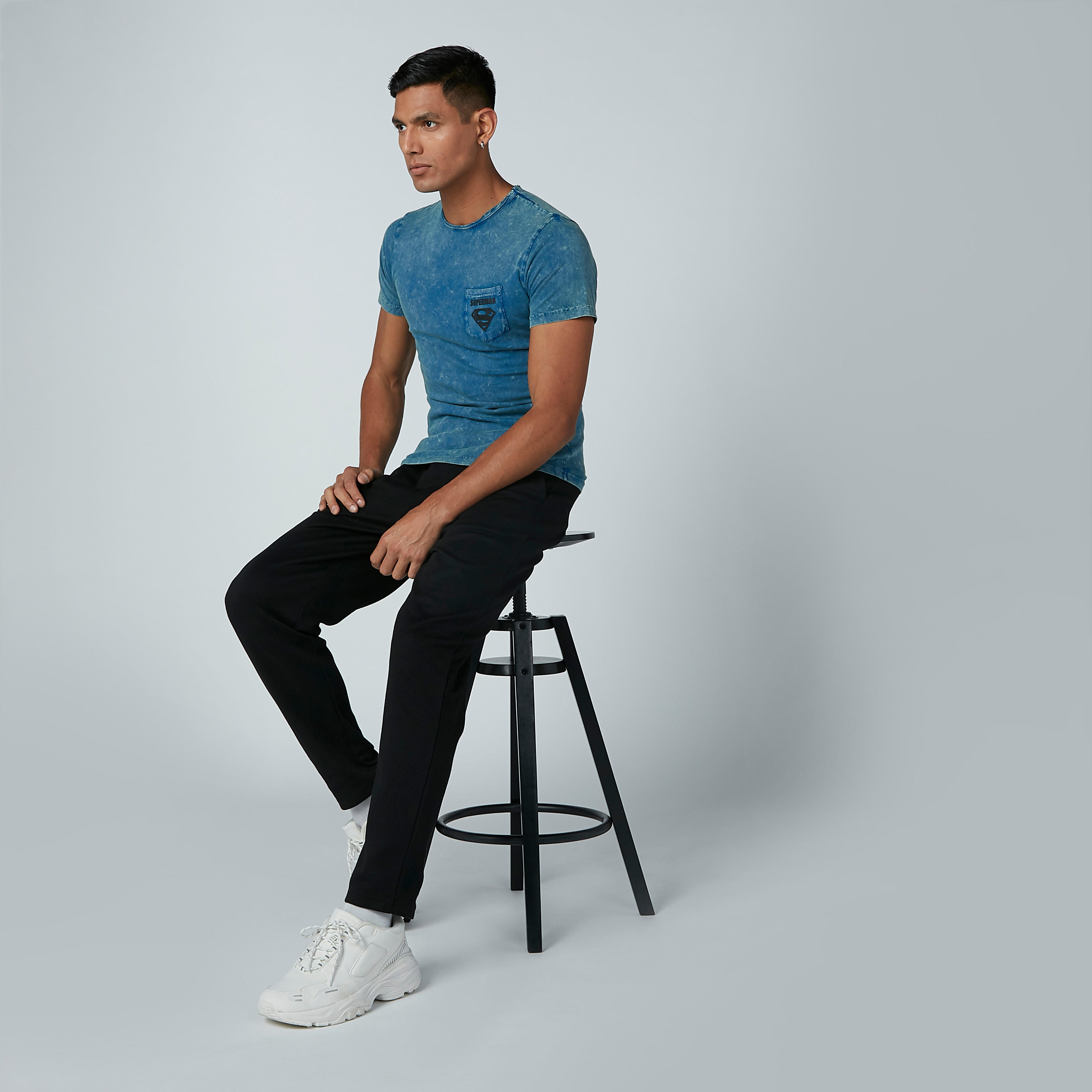 تيشيرت بقصّة سليم وياقة مستديرة وطبعات سوبرمان-men-clothing-tshirtsandpolos-tshirts-image-4