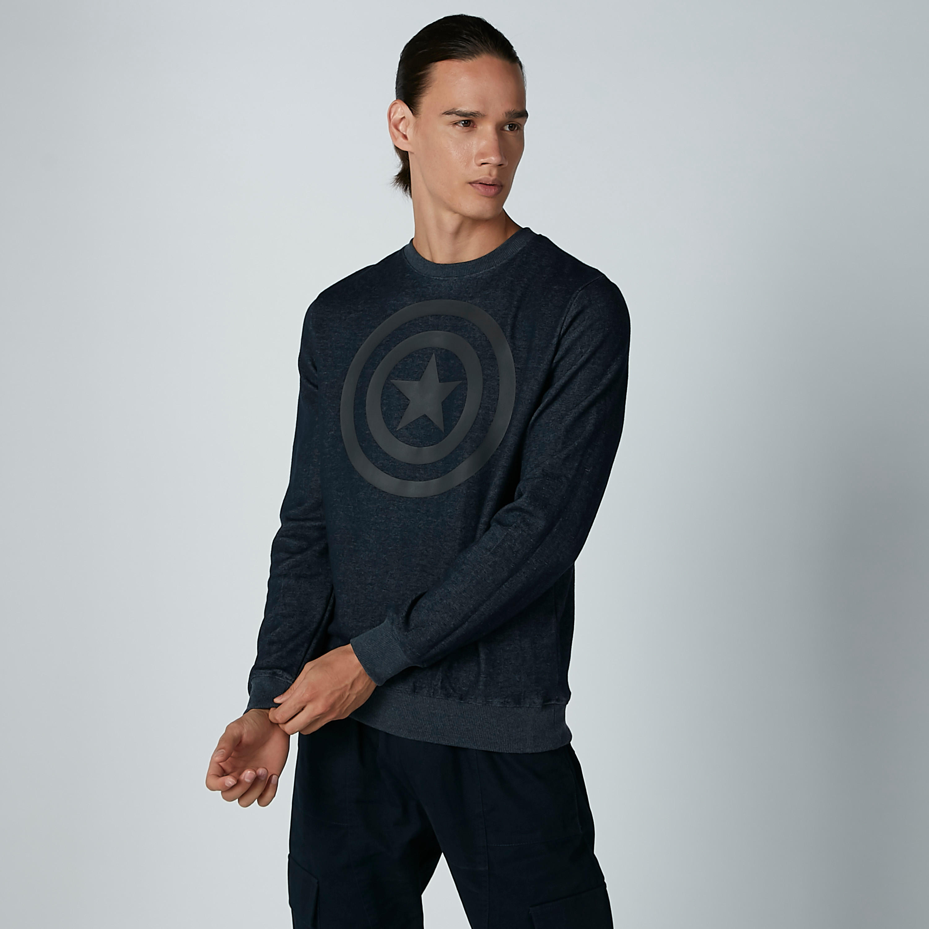سويت شيرت بياقة مستديرة وأكمام طويلة وطبعات كابتن أمريكا-men-winterwear-hoodiesandsweatshirts-image-1