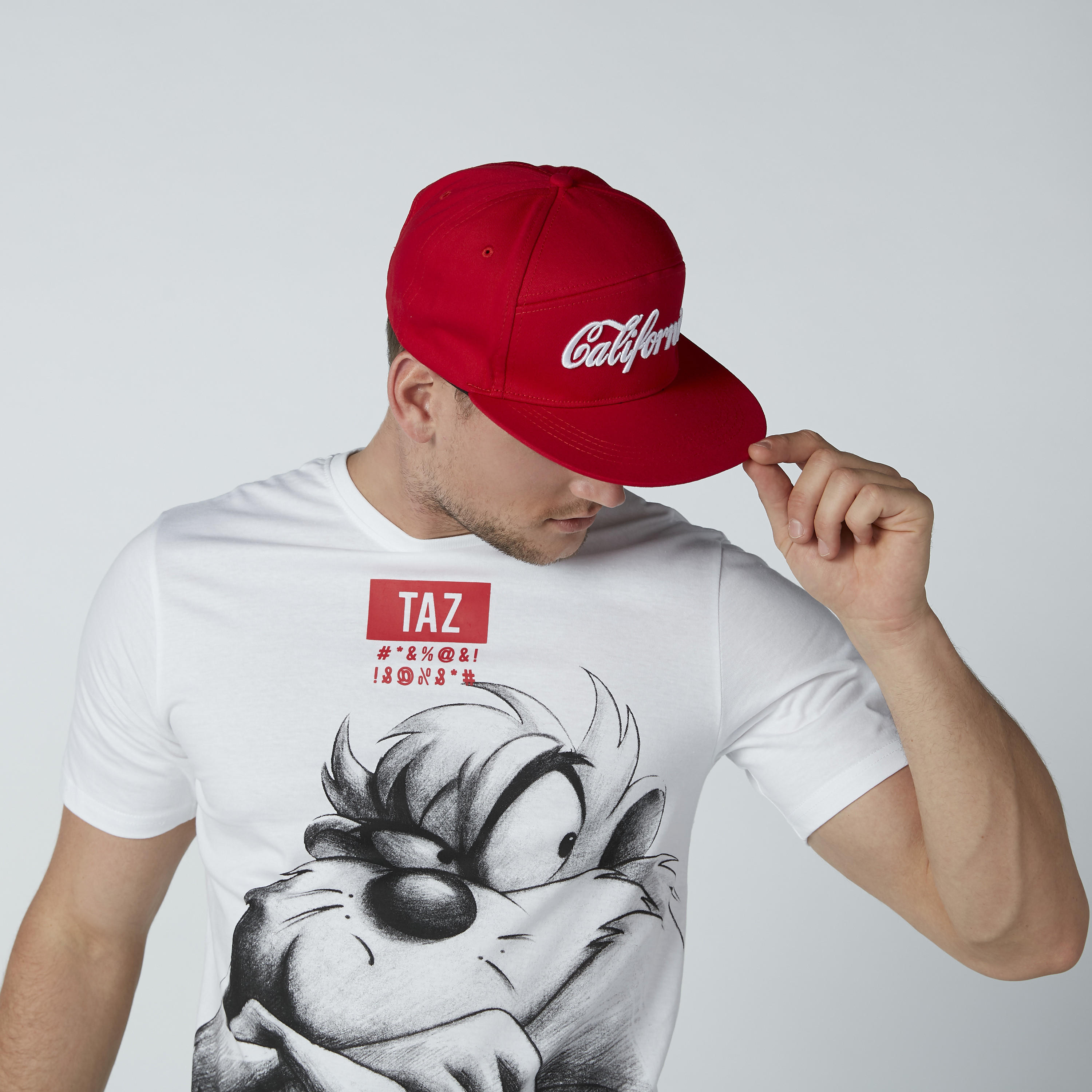 تيشيرت بأكمام قصيرة وطبعات لوني تونز-men-clothing-tshirtsandpolos-tshirts-image-2