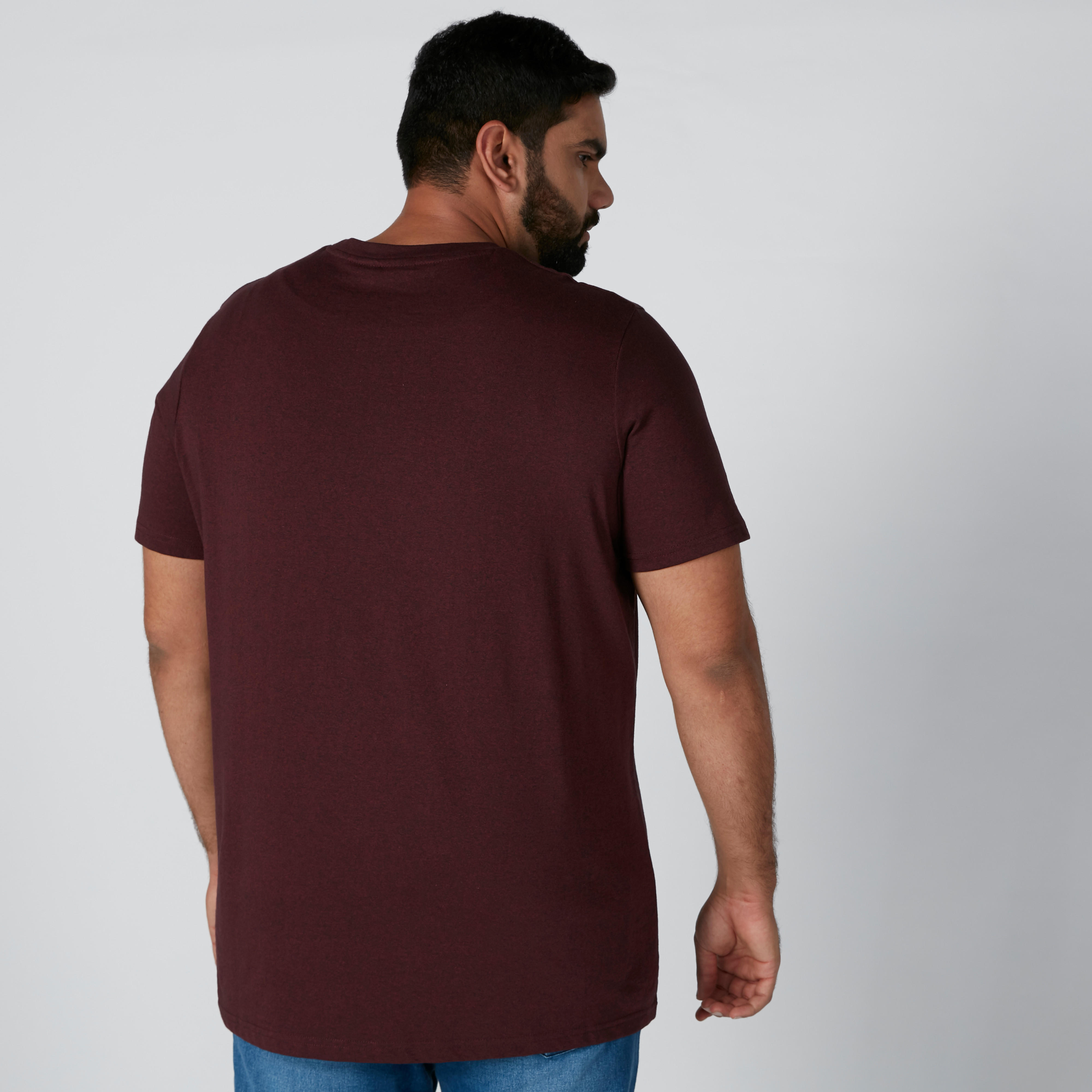 تيشيرت بياقة ضيقة وطبعات كابتن أمريكا-men-clothing-tshirtsandpolos-tshirts-image-2