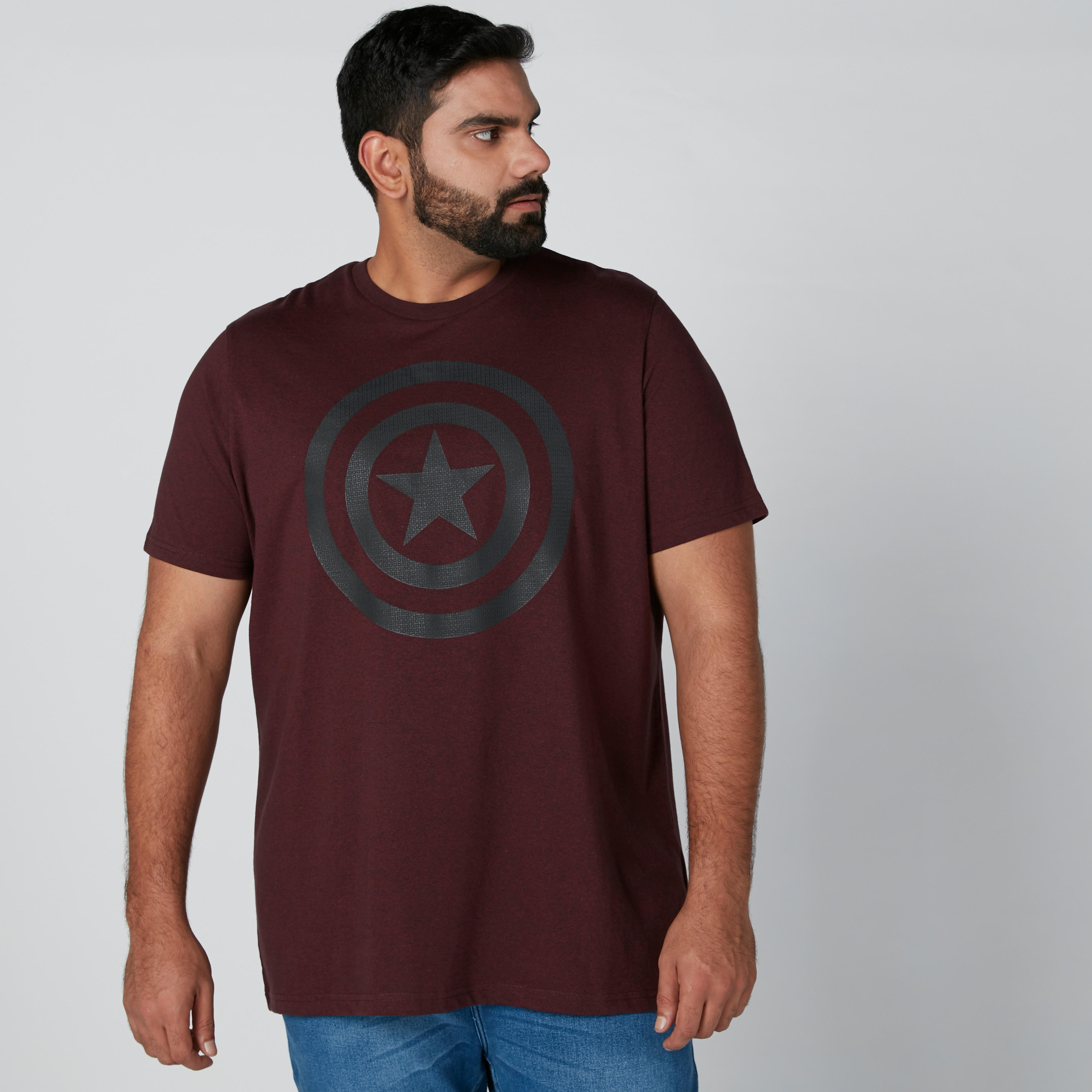تيشيرت بياقة ضيقة وطبعات كابتن أمريكا-men-clothing-tshirtsandpolos-tshirts-image-3
