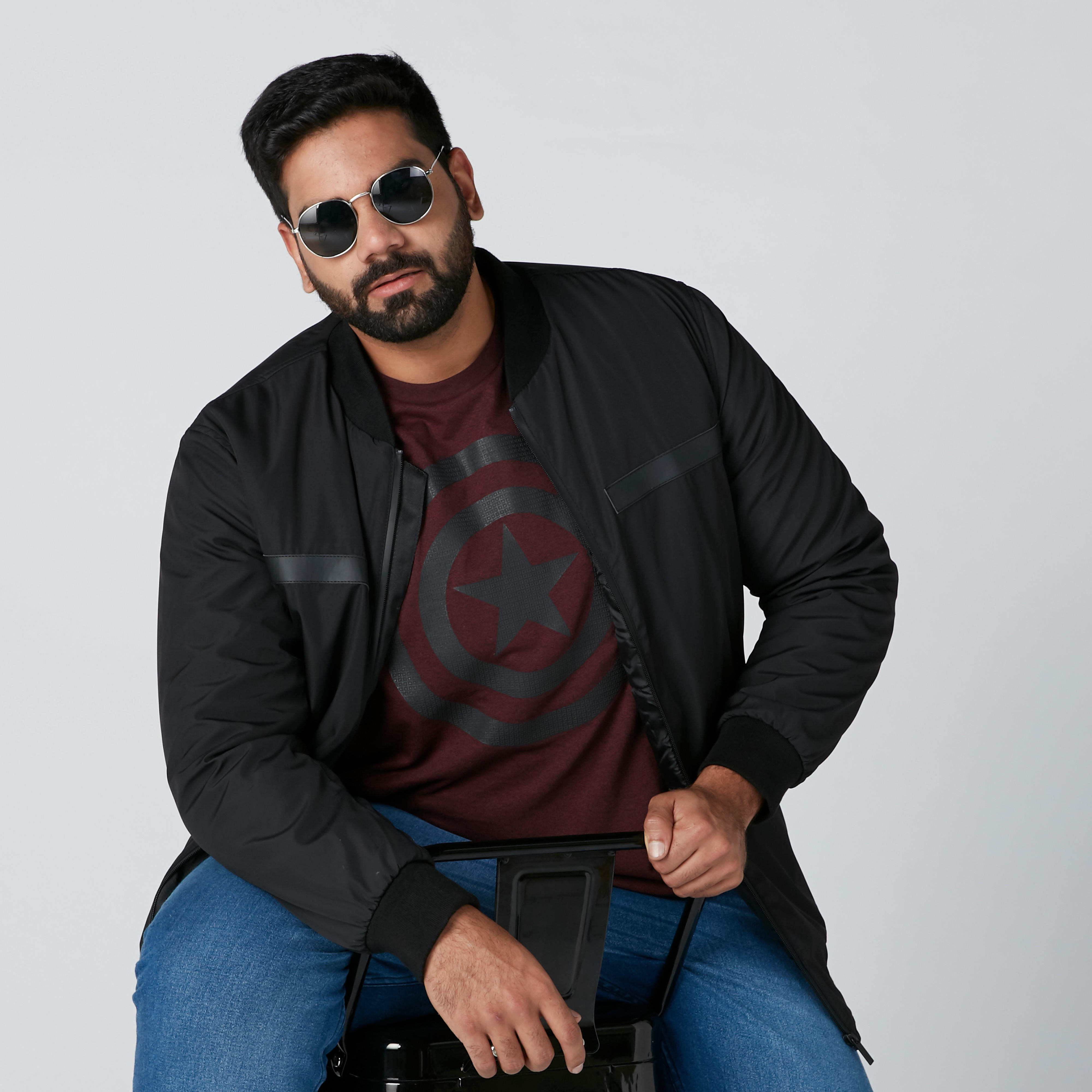 تيشيرت بياقة ضيقة وطبعات كابتن أمريكا-men-clothing-tshirtsandpolos-tshirts-image-4