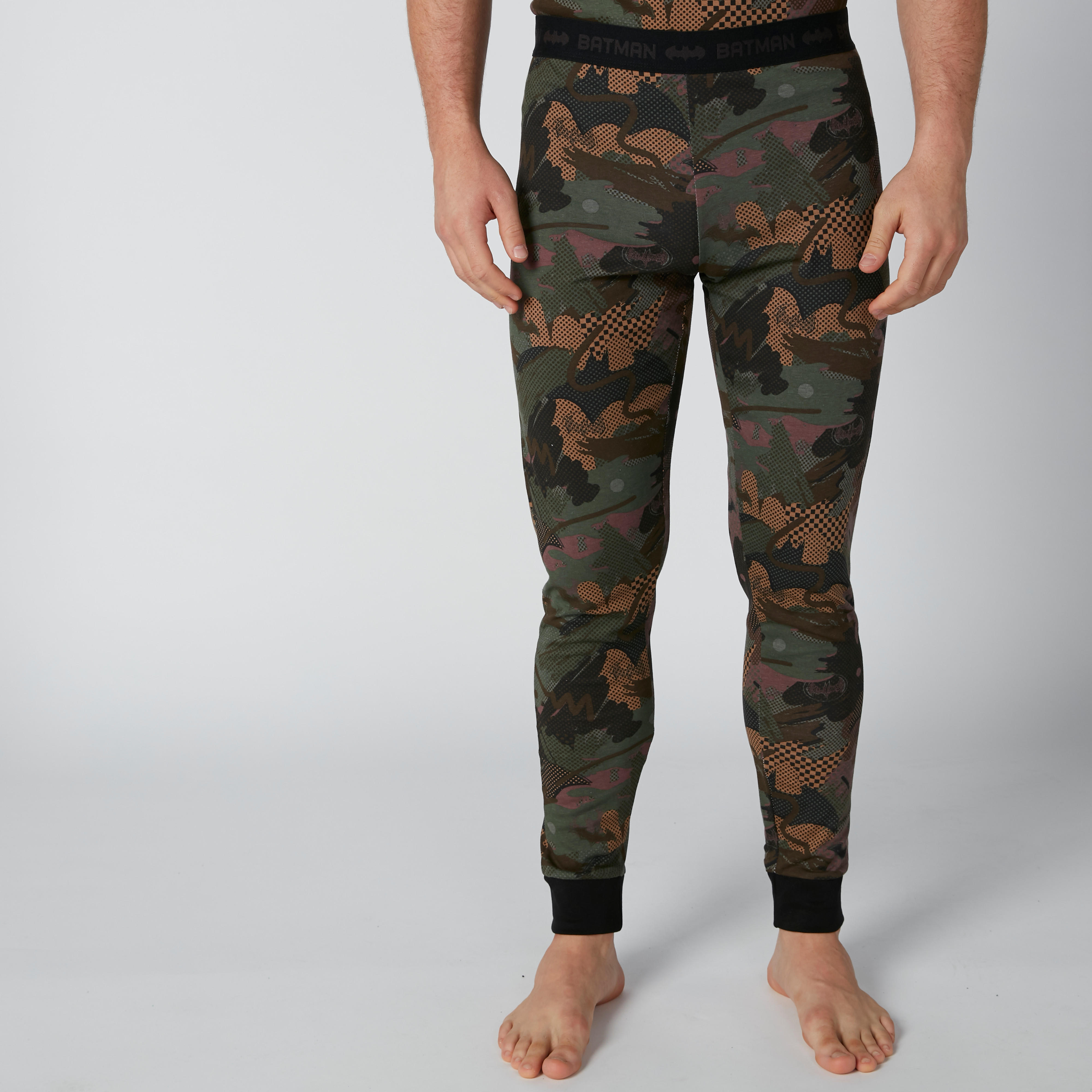 طقم بنطال رياضي وتيشيرت بياقة مستديرة وطبعات باتمان-men-clothing-nightwear-sets-image-4