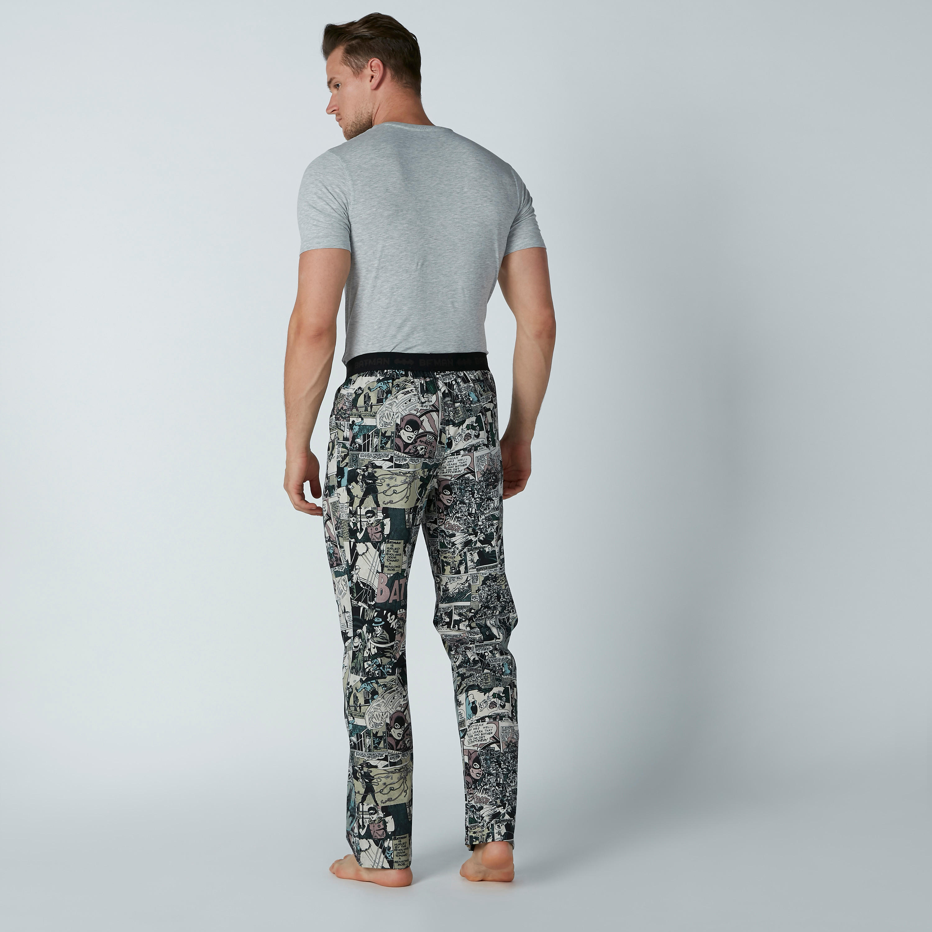 بنطال بيجاما طويل بقصّة سليم وطبعات باتمان-men-clothing-nightwear-pyjamaandshorts-image-2