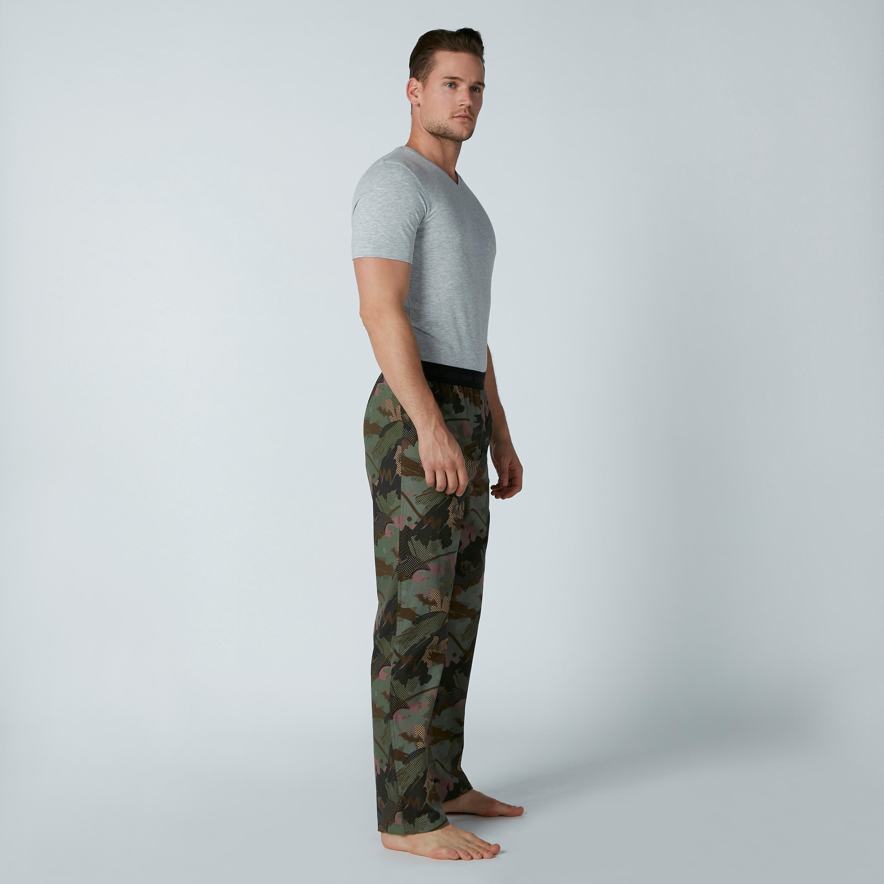 بنطال بيجاما بقصّة سليم وطبعات مموّهة باتمان-men-clothing-nightwear-pyjamaandshorts-image-1