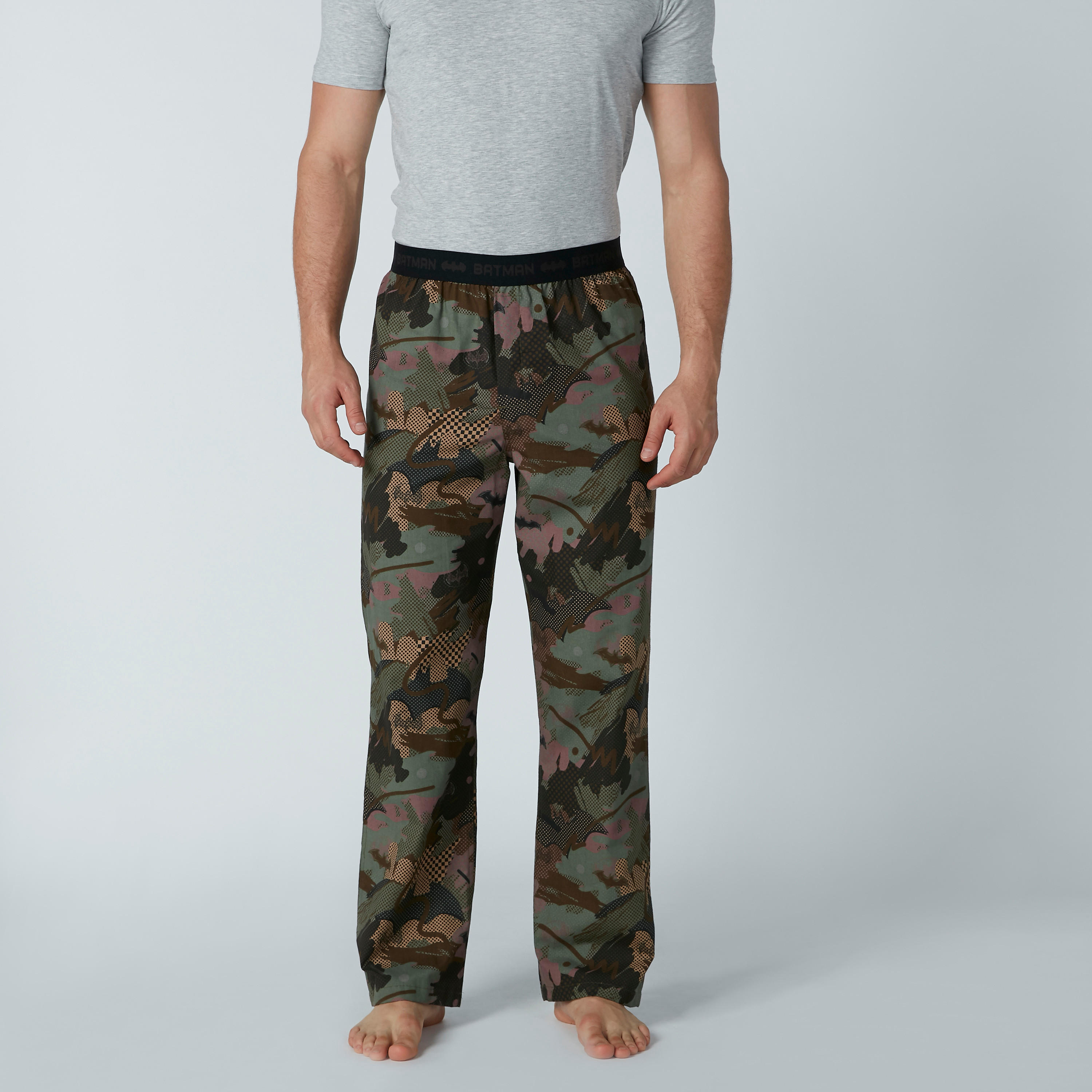 بنطال بيجاما بقصّة سليم وطبعات مموّهة باتمان-men-clothing-nightwear-pyjamaandshorts-image-2