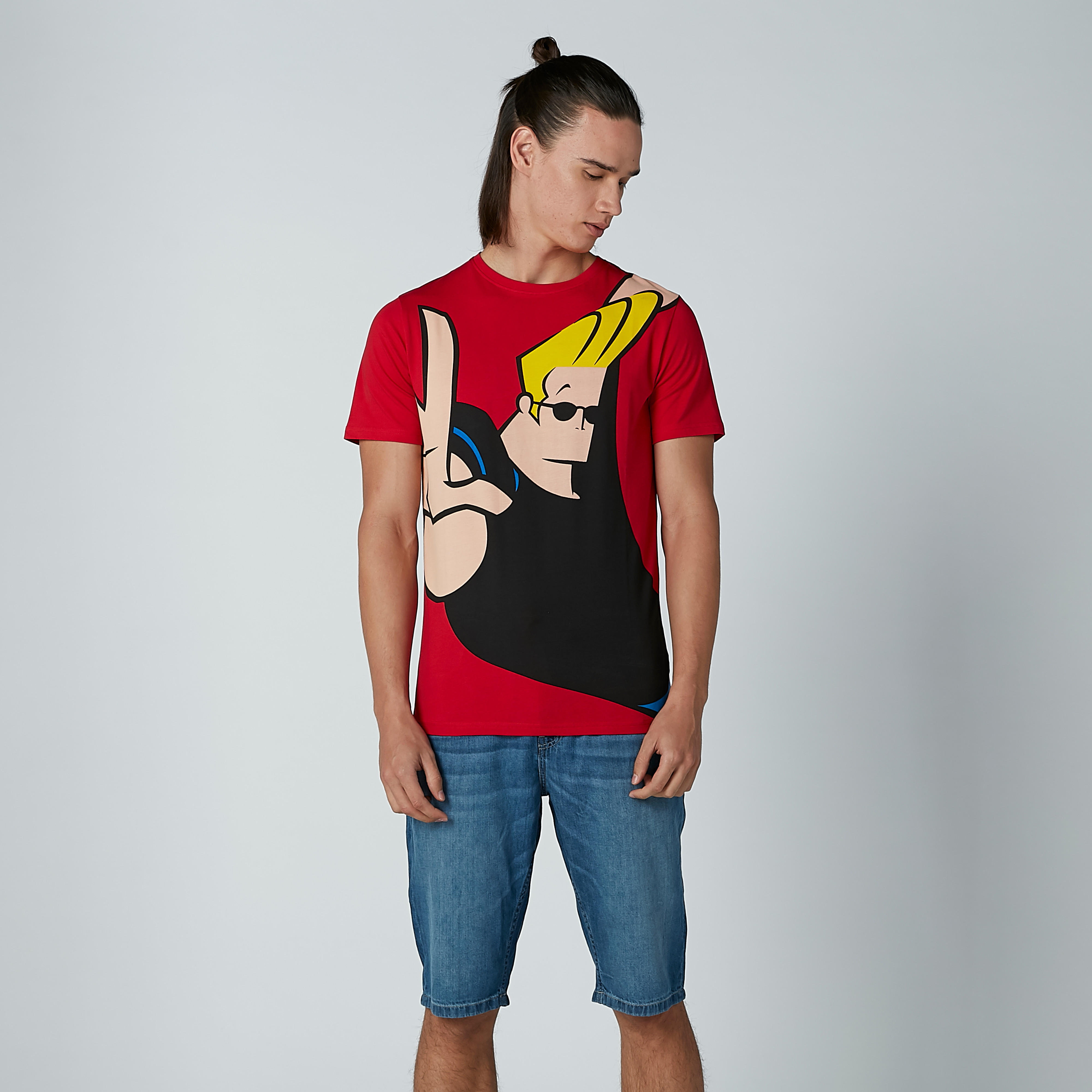 تيشيرت بياقة ضيقة وأكمام قصيرة وطبعات جوني برافو-men-clothing-tshirtsandpolos-tshirts-image-1