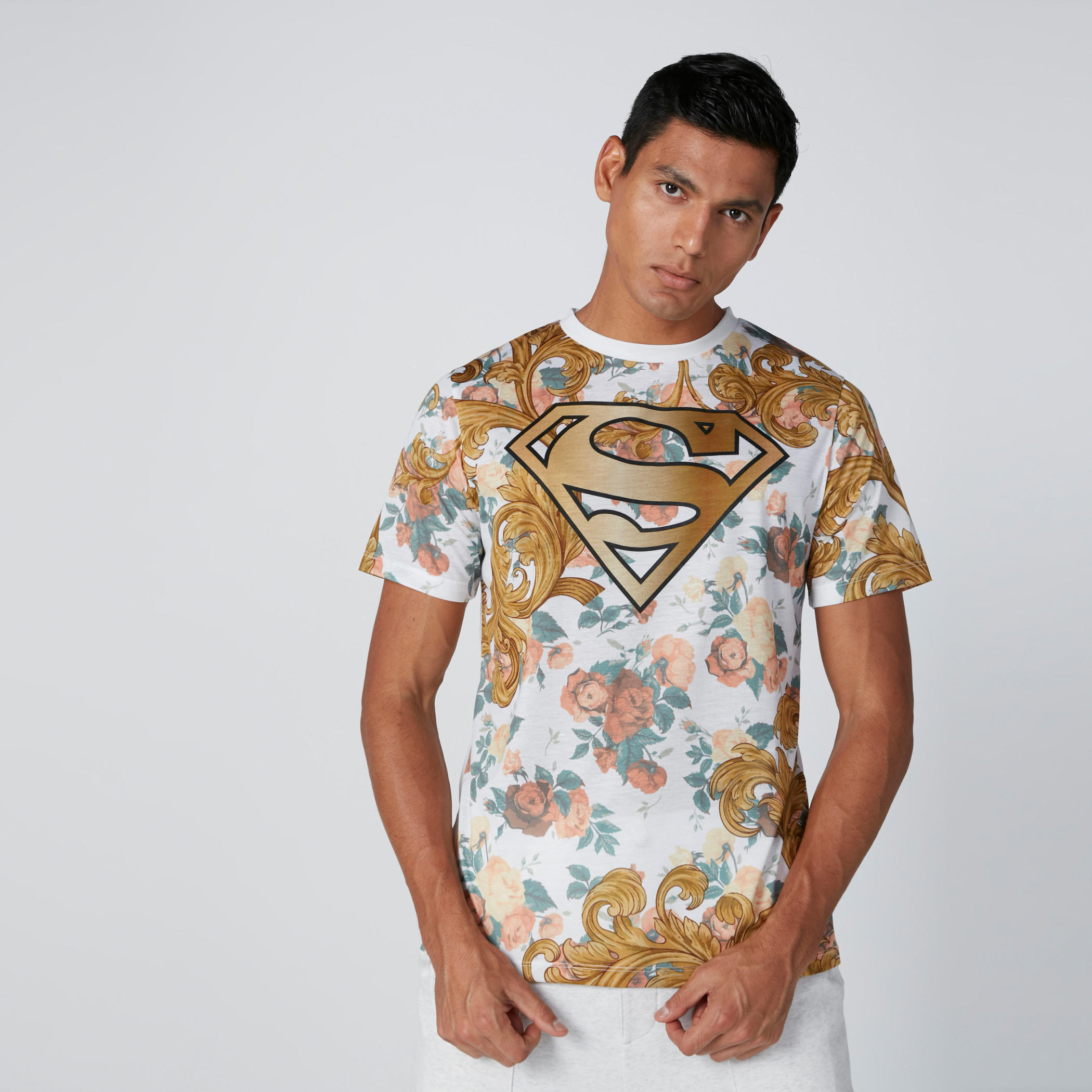 تيشيرت بياقة ضيّقة وأكمام قصيرة وطبعات سوبرمان-men-clothing-tshirtsandpolos-tshirts-image-1