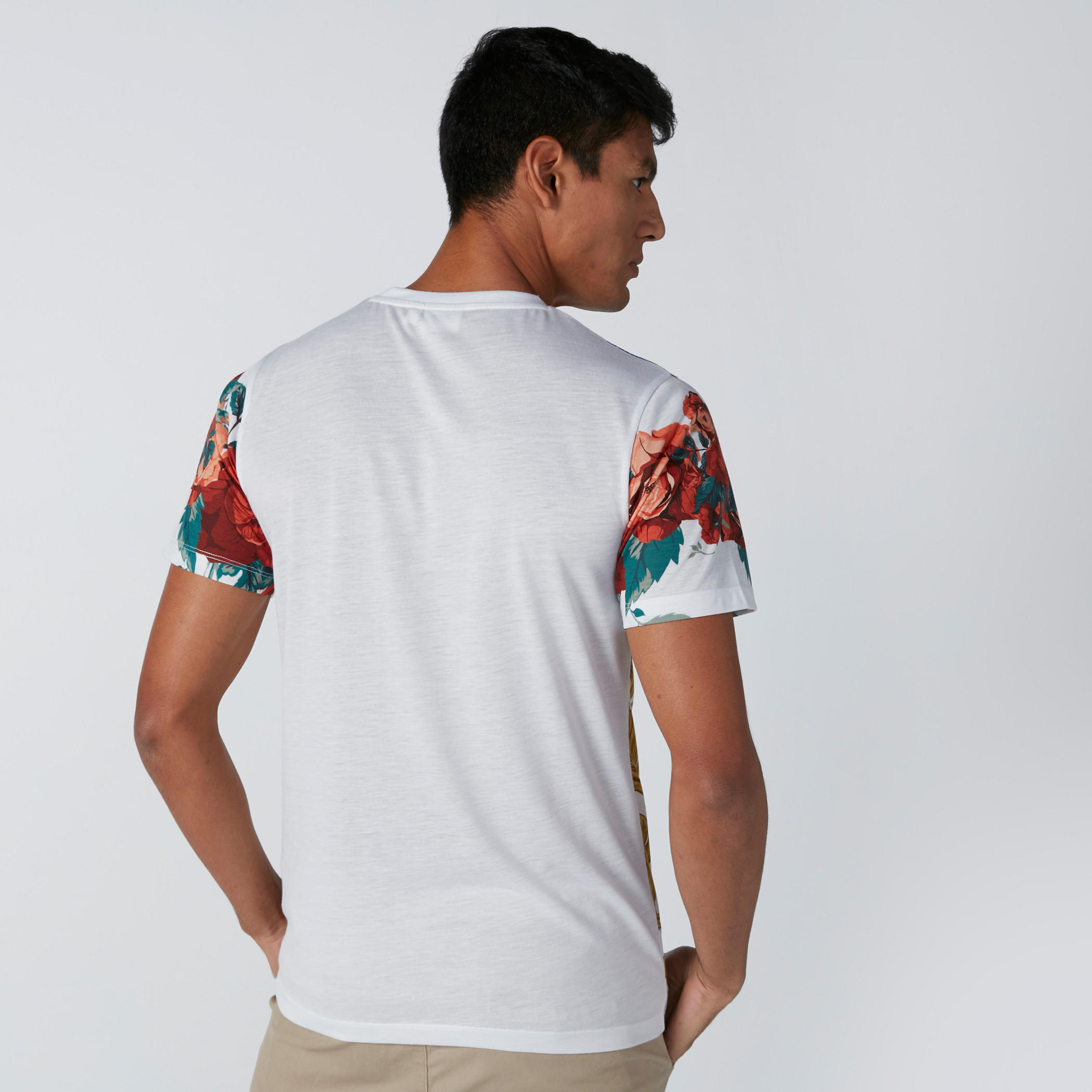 تيشيرت بياقة ضيّقة وطبعات سوبرمان-men-clothing-tshirtsandpolos-tshirts-image-3