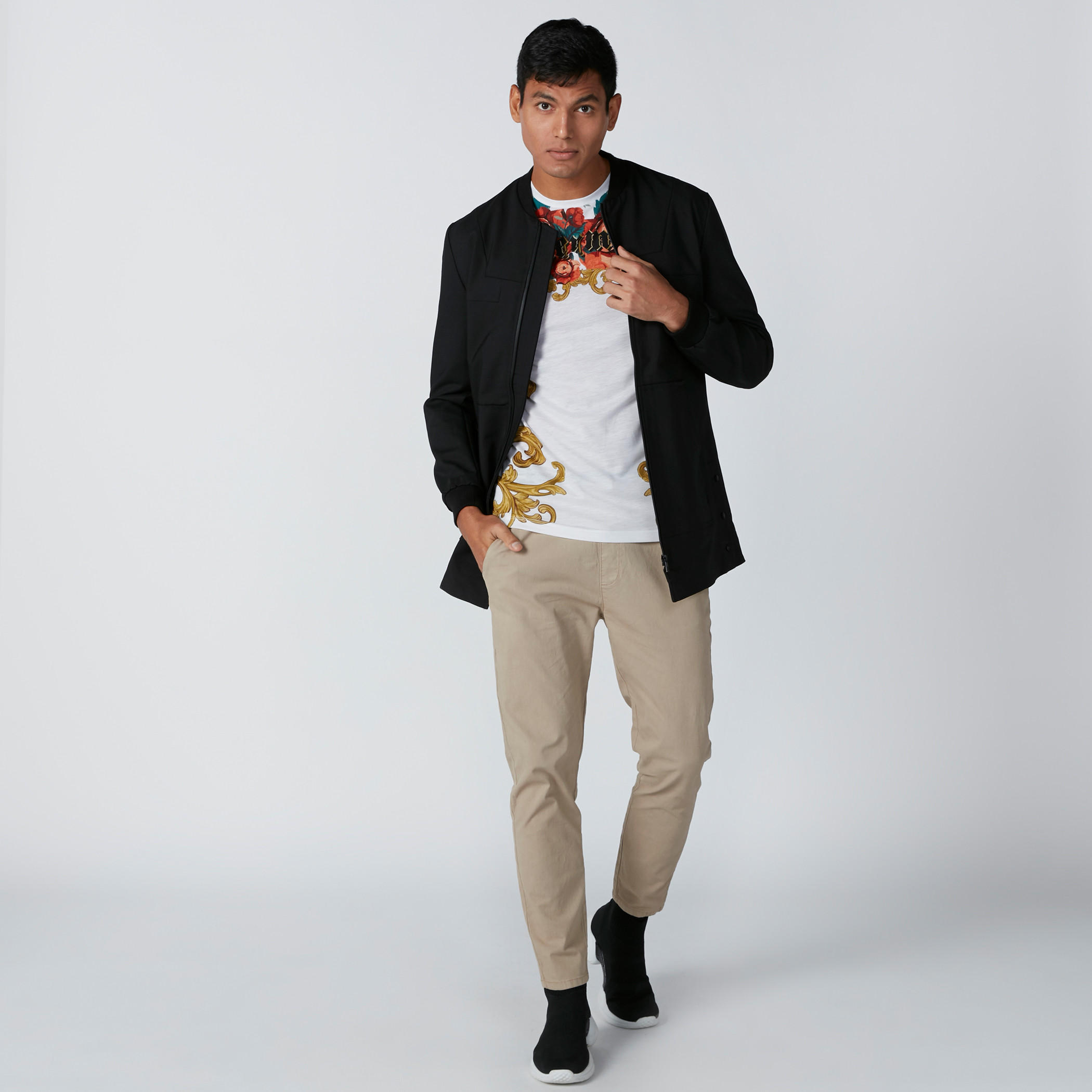 تيشيرت بياقة ضيّقة وطبعات سوبرمان-men-clothing-tshirtsandpolos-tshirts-image-2