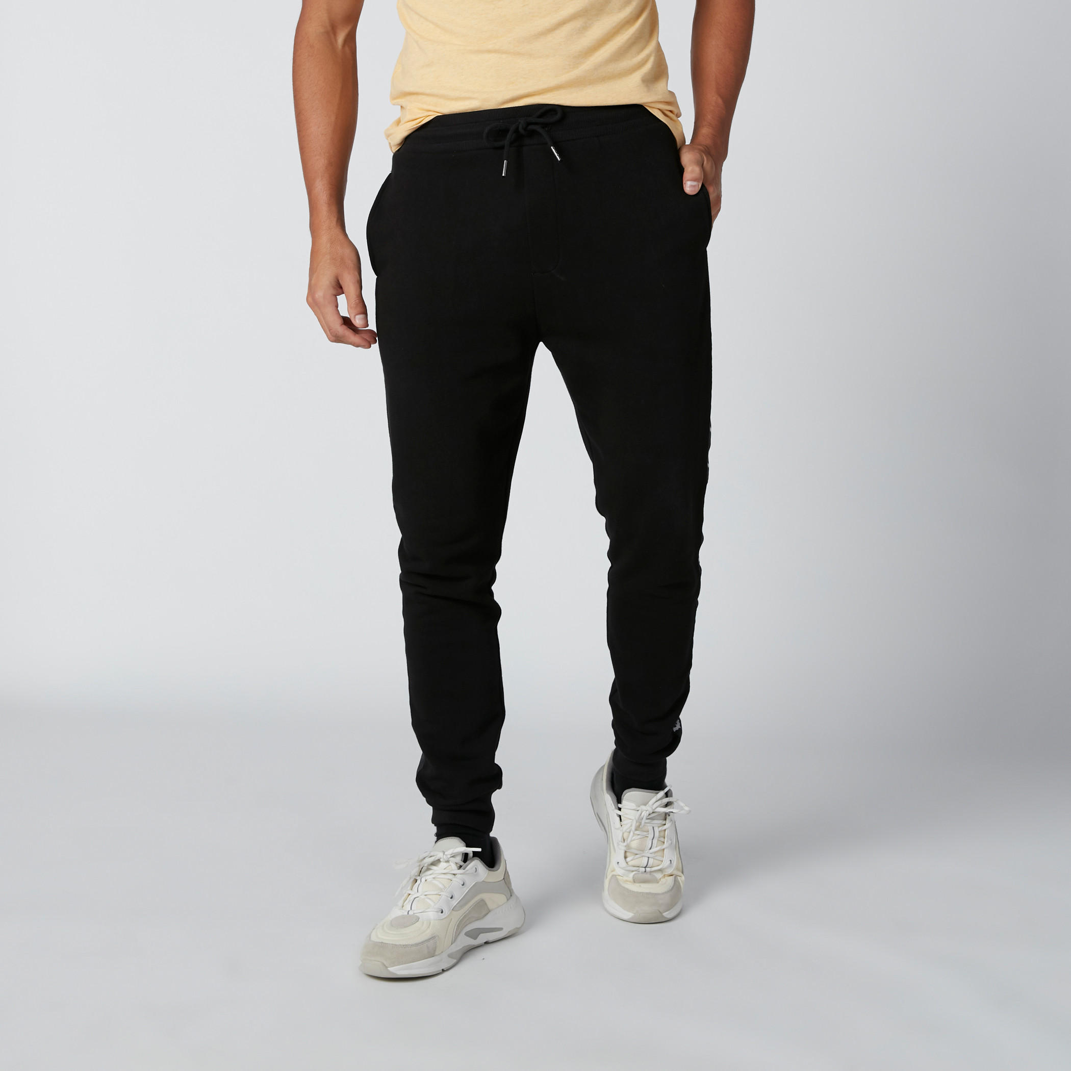 بنطال رياضي سليم فيت برباط وشريطة باتمان-men-clothing-bottoms-joggers-image-1