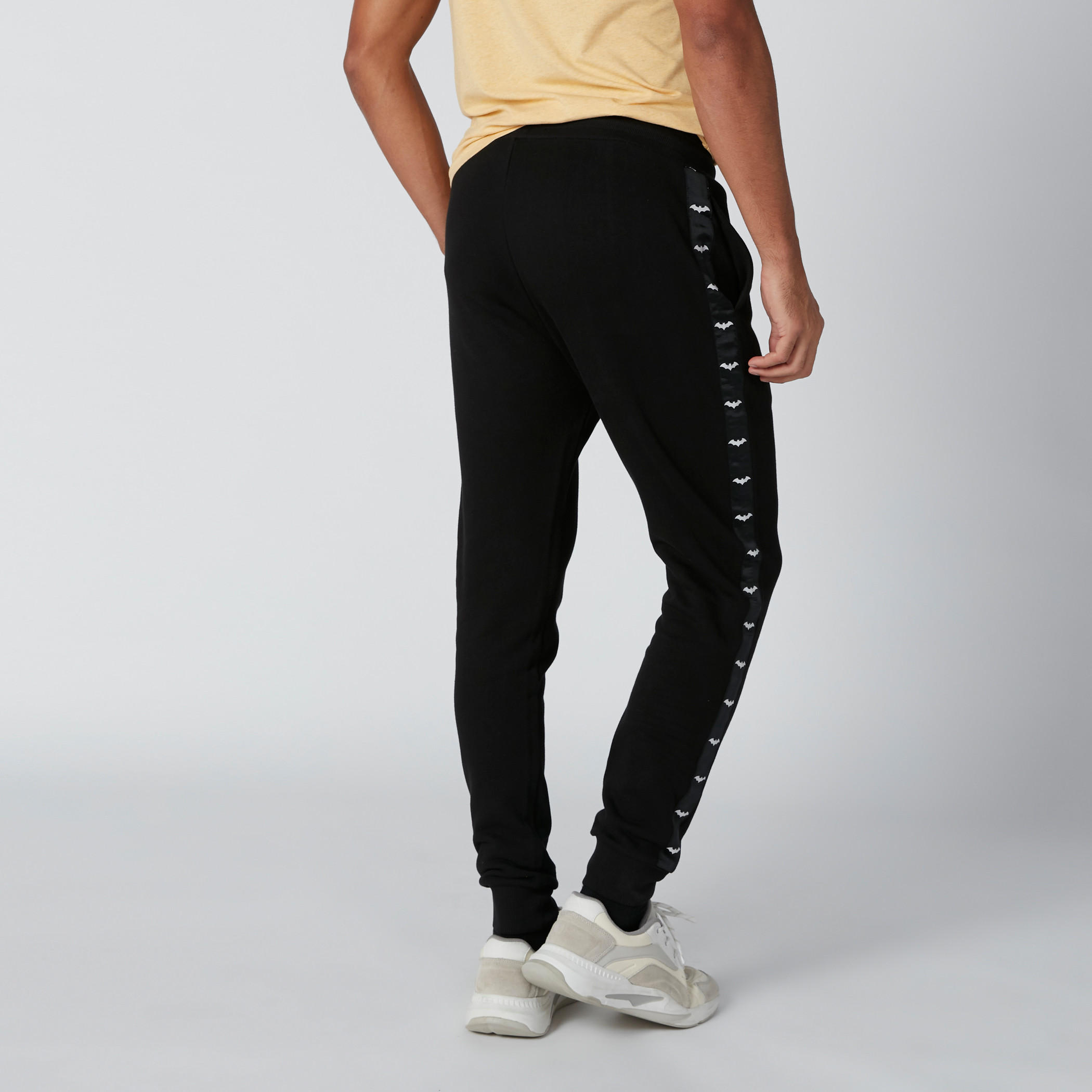 بنطال رياضي سليم فيت برباط وشريطة باتمان-men-clothing-bottoms-joggers-image-2