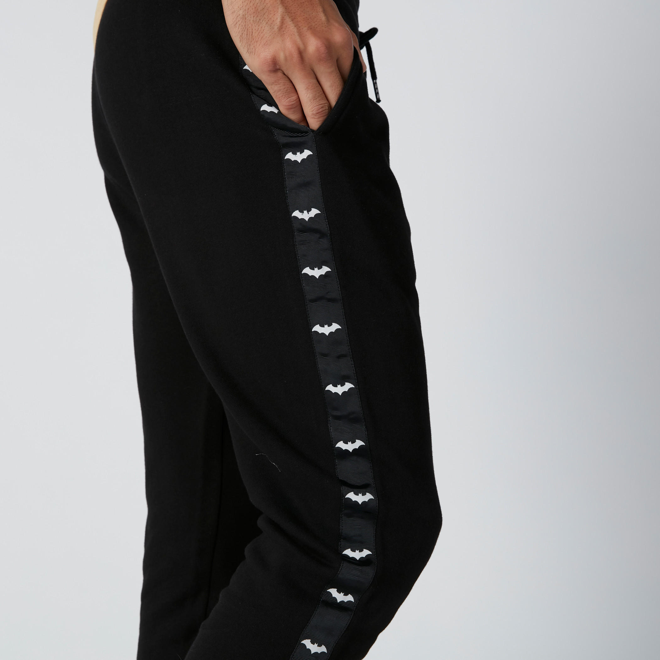 بنطال رياضي سليم فيت برباط وشريطة باتمان-men-clothing-bottoms-joggers-image-4