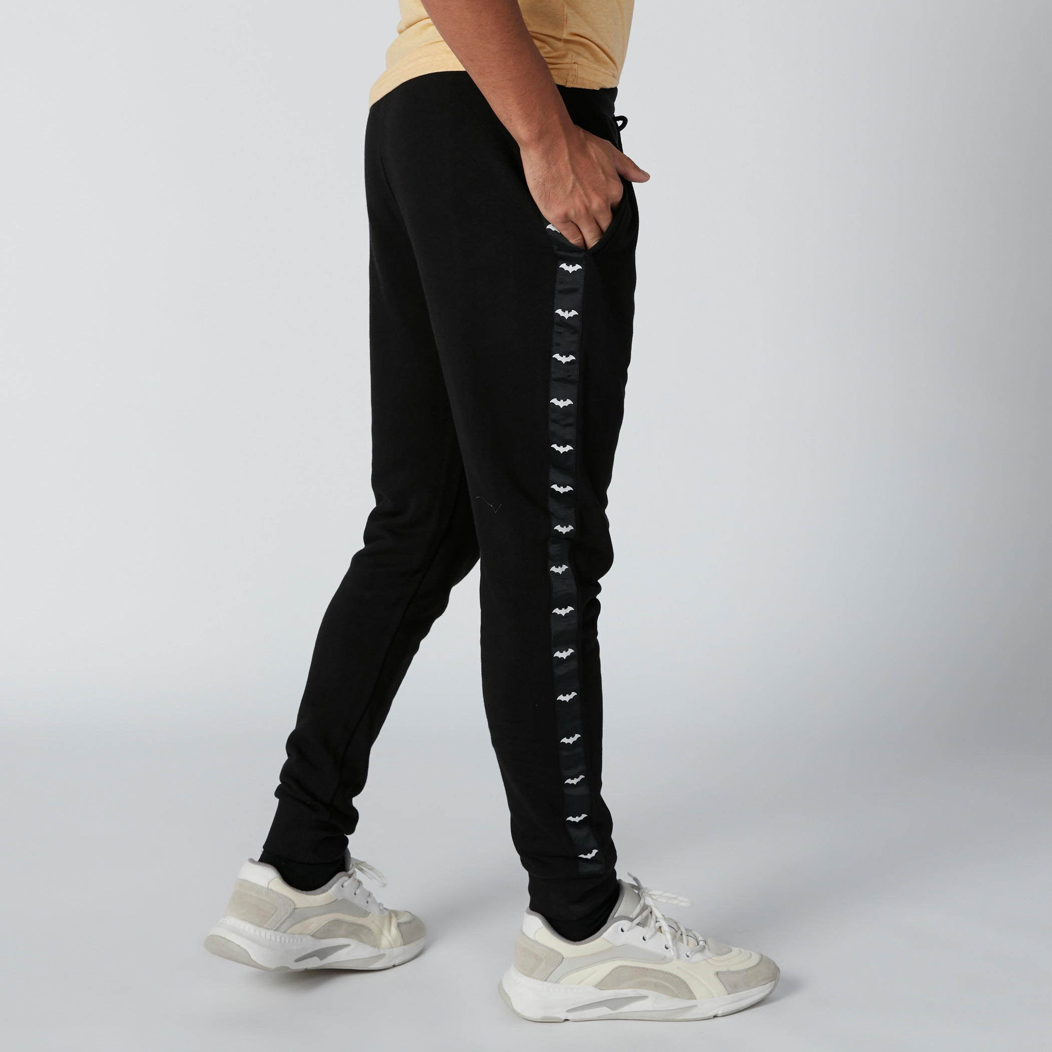 بنطال رياضي سليم فيت برباط وشريطة باتمان-men-clothing-bottoms-joggers-image-5
