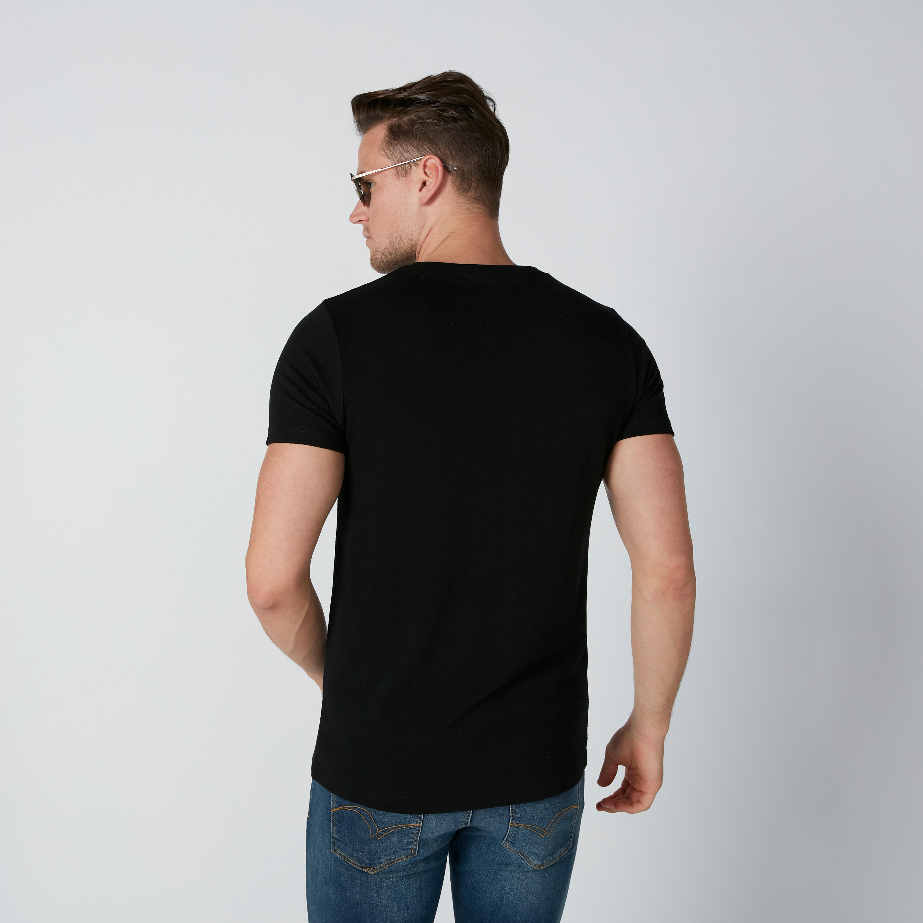 تيشيرت مطرز بأكمام قصيرة وتزيينات باتمان-men-clothing-tshirtsandpolos-tshirts-image-3