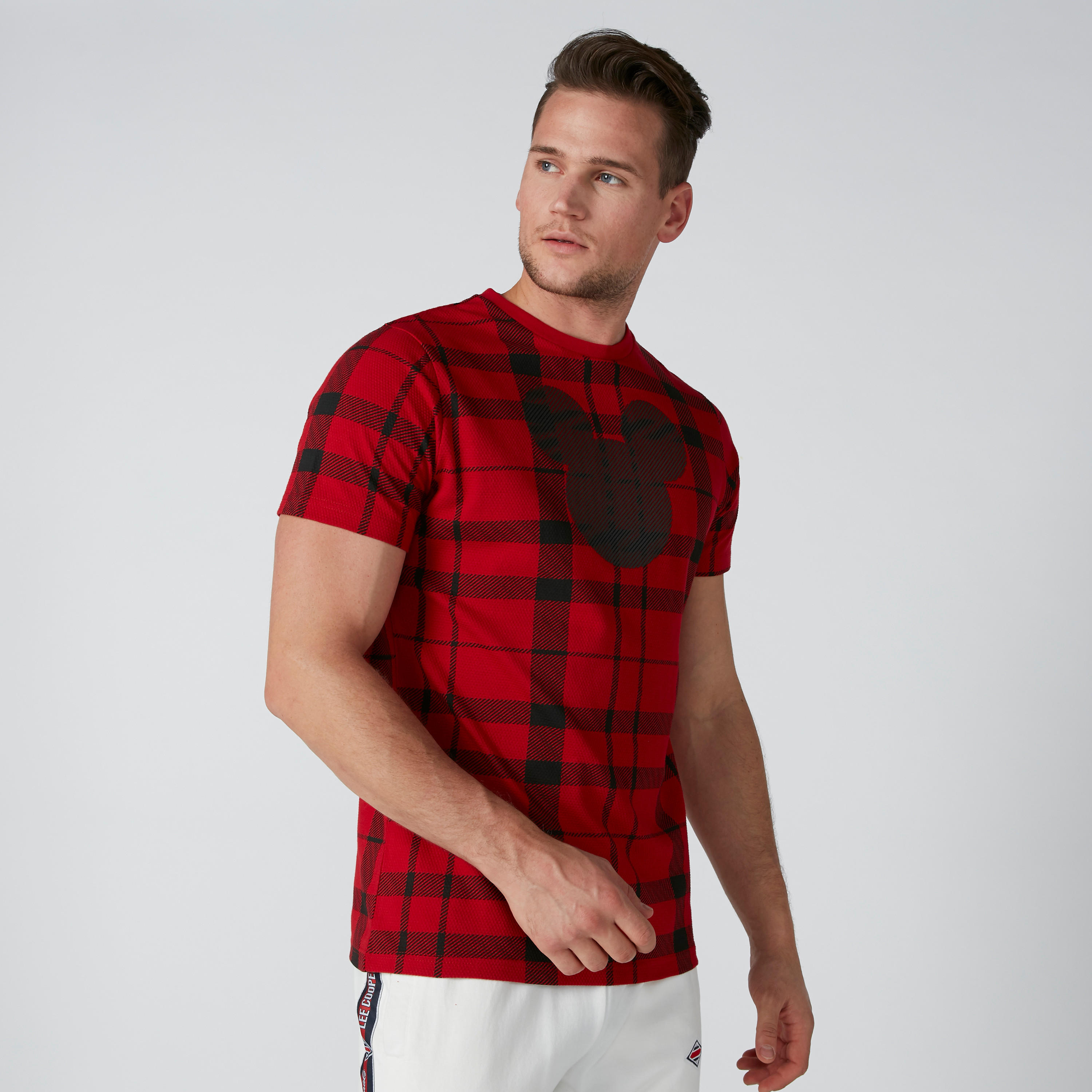 تيشيرت كاروهات بياقة ضيّقة وطبعات ميكي ماوس-men-clothing-tshirtsandpolos-tshirts-image-4