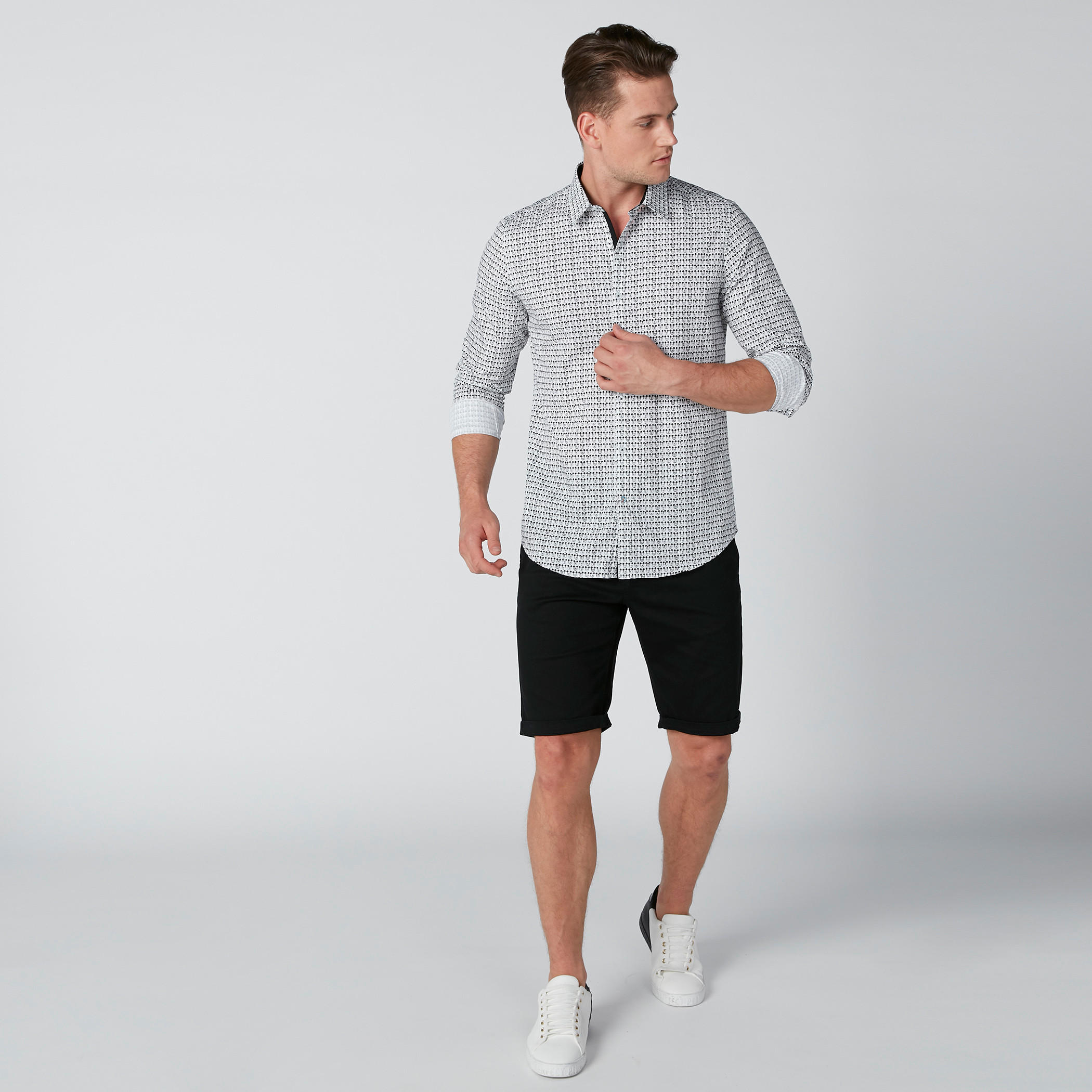 قميص بأكمام طويلة وطبعات ميكي ماوس-men-clothing-shirts-image-4