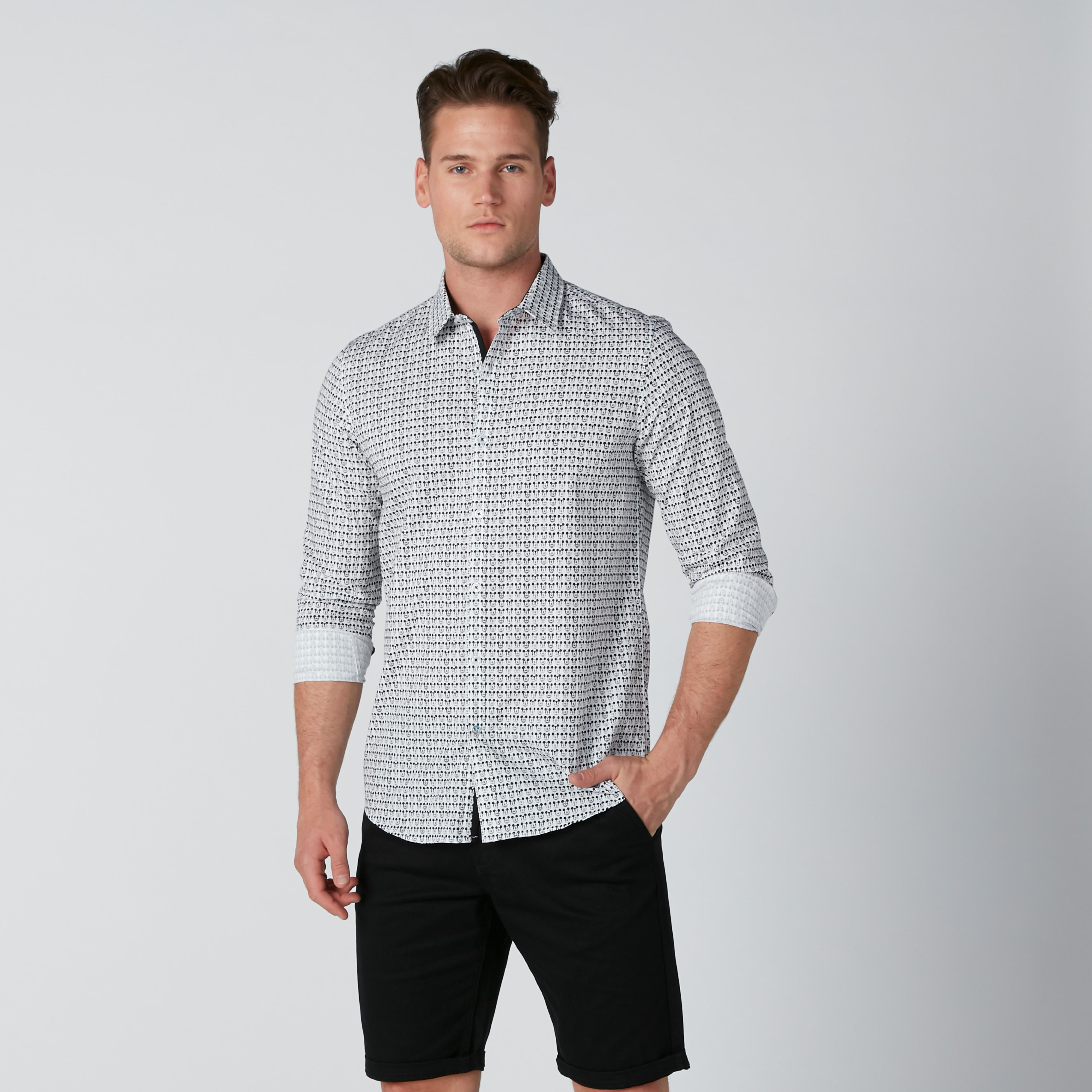 قميص بأكمام طويلة وطبعات ميكي ماوس-men-clothing-shirts-image-2