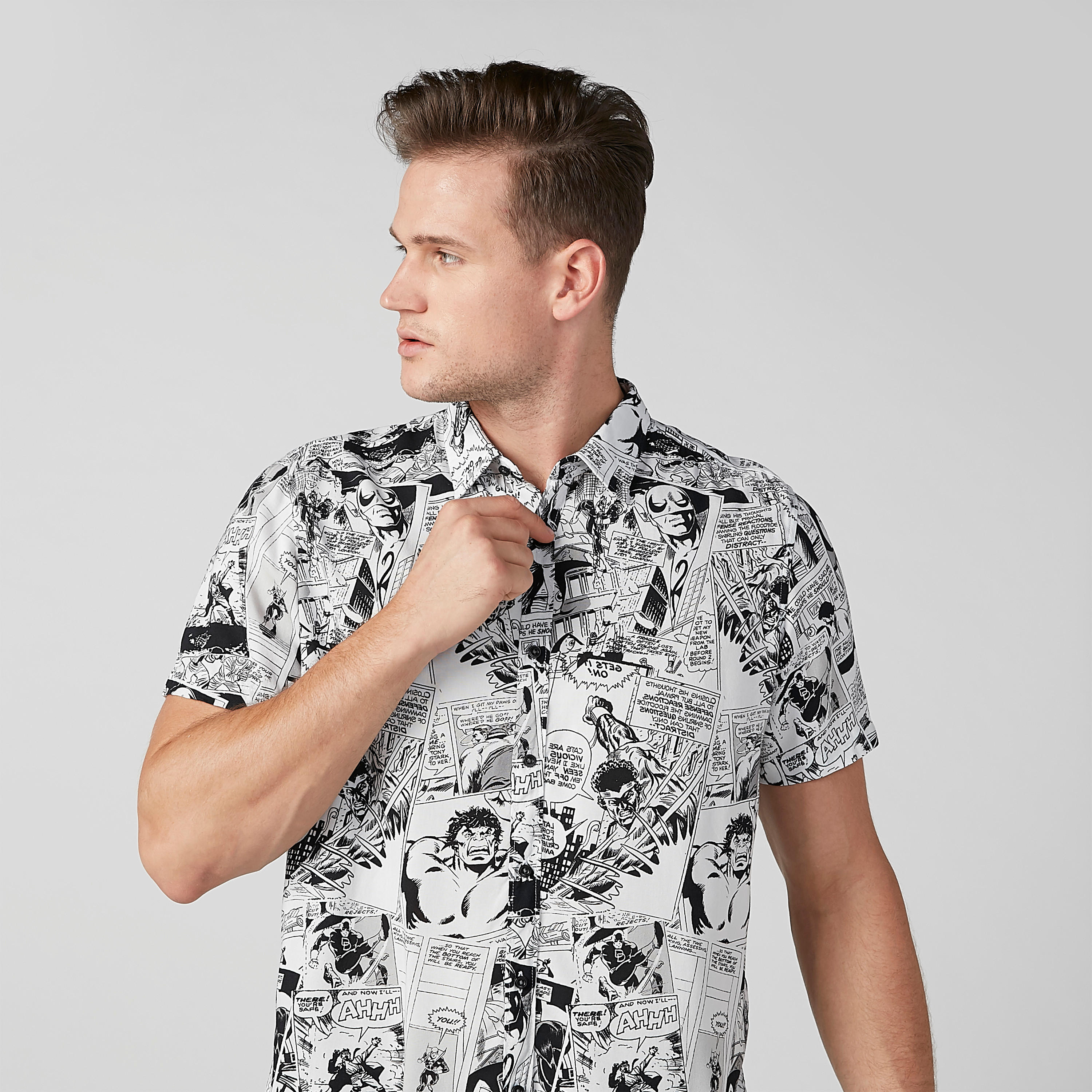 قميص بياقة عاديّة وأكمام قصيرة وطبعات هالك-men-clothing-shirts-image-3