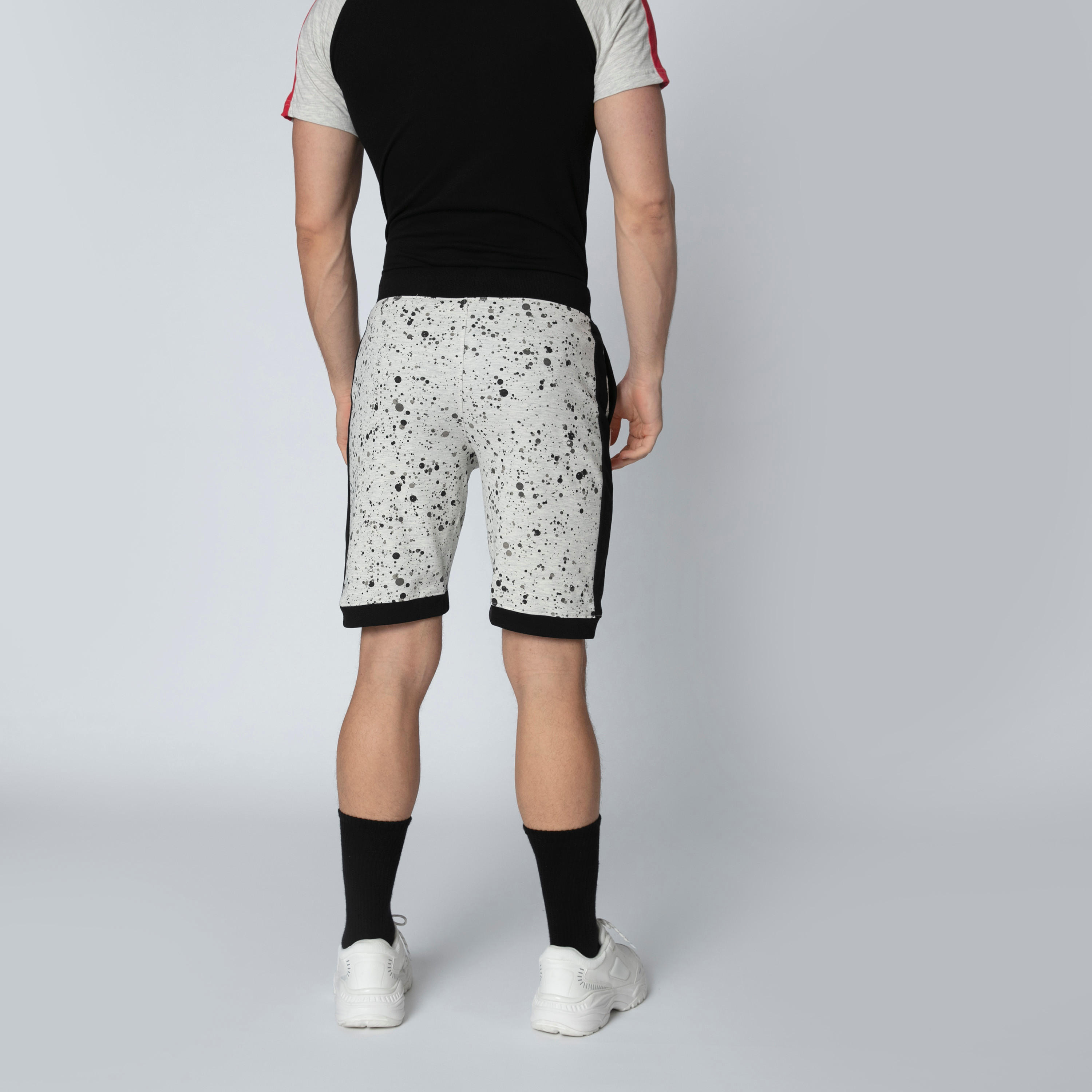 شورت بجيوب وشريطة متباينة وطبعات كابتن أمريكا-men-clothing-bottoms-shorts-image-3