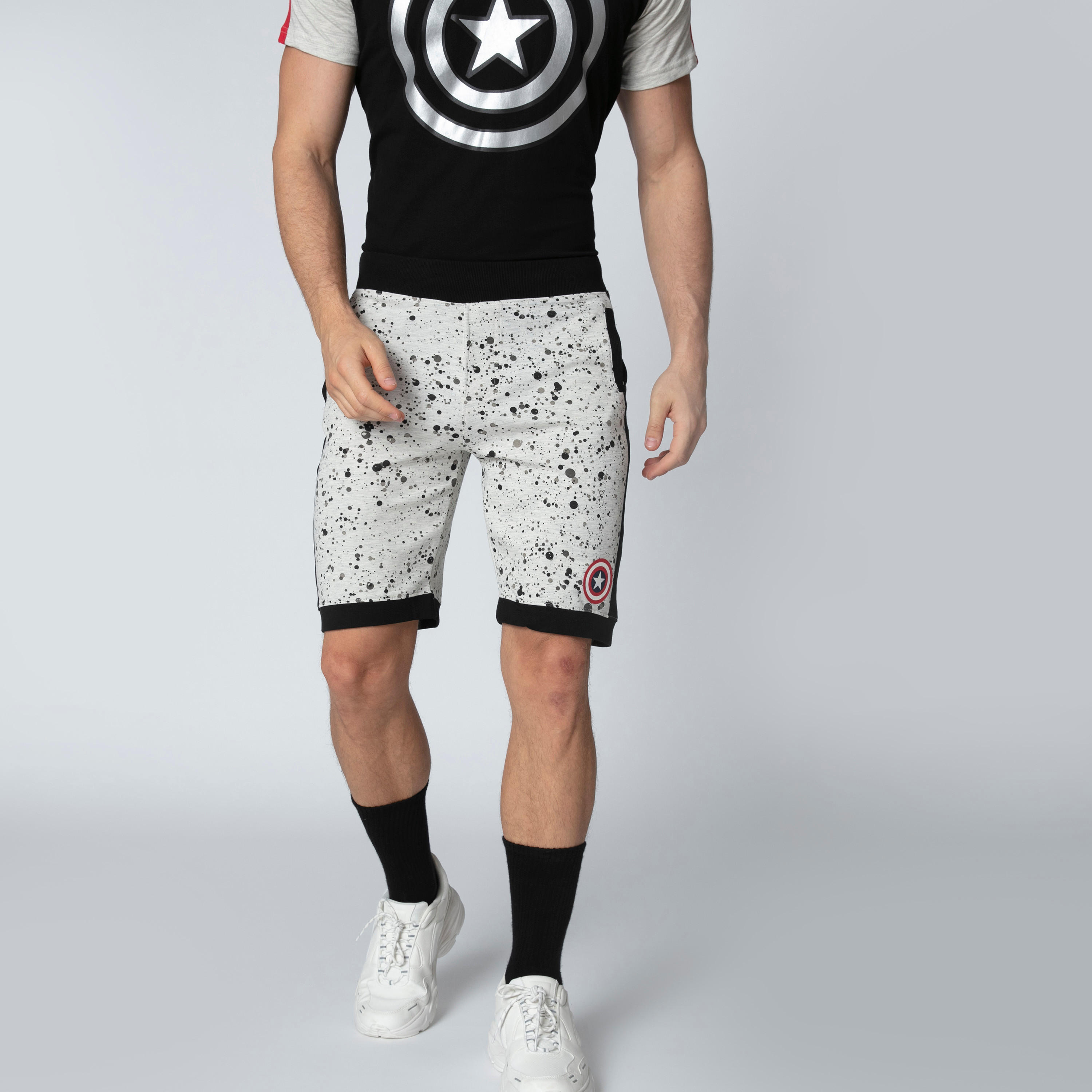 شورت بجيوب وشريطة متباينة وطبعات كابتن أمريكا-men-clothing-bottoms-shorts-image-4