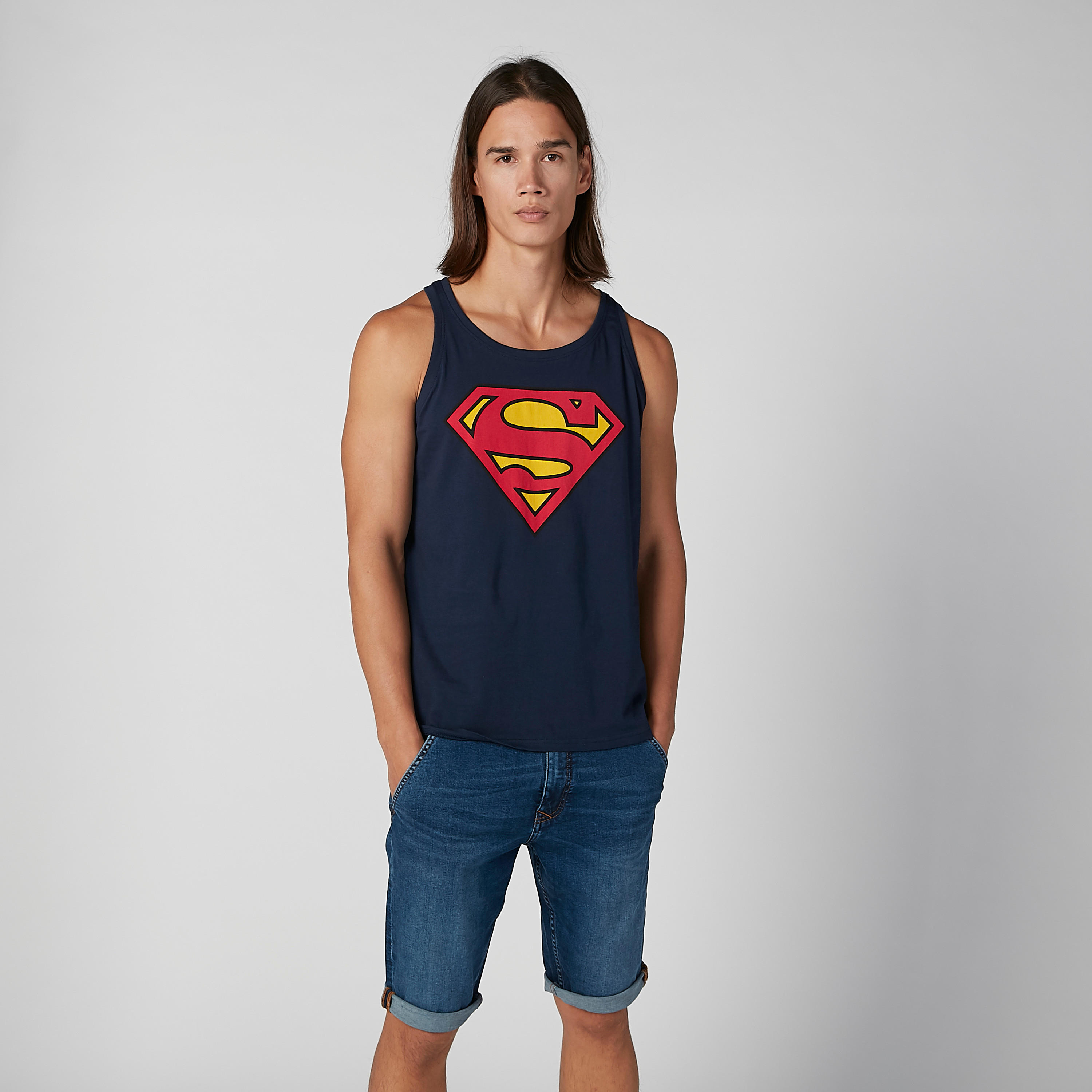 تيشيرت دون أكمام بياقة عميقة وطبعات سوبرمان-men-clothing-tshirtsandpolos-tshirts-image-2