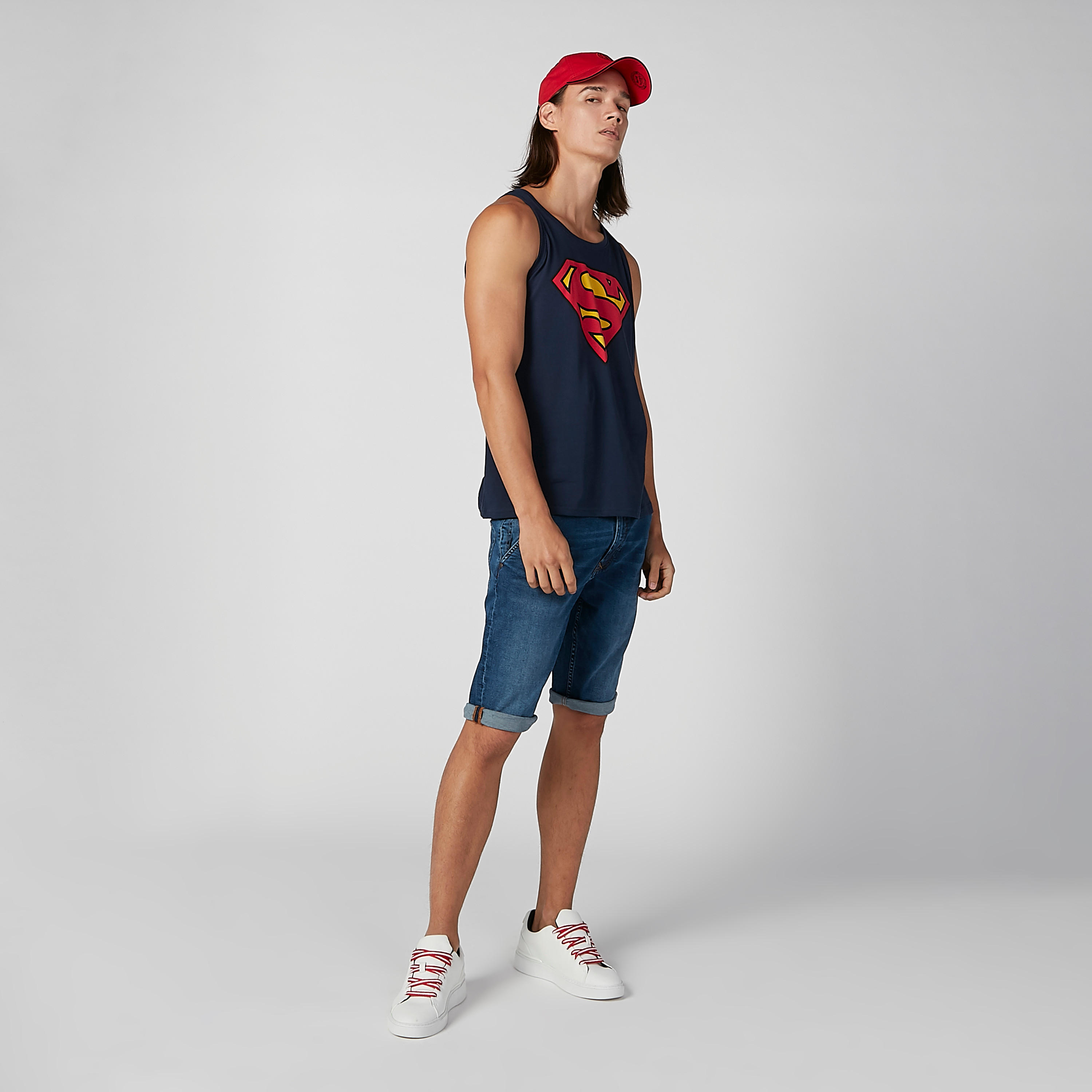 تيشيرت دون أكمام بياقة عميقة وطبعات سوبرمان-men-clothing-tshirtsandpolos-tshirts-image-5