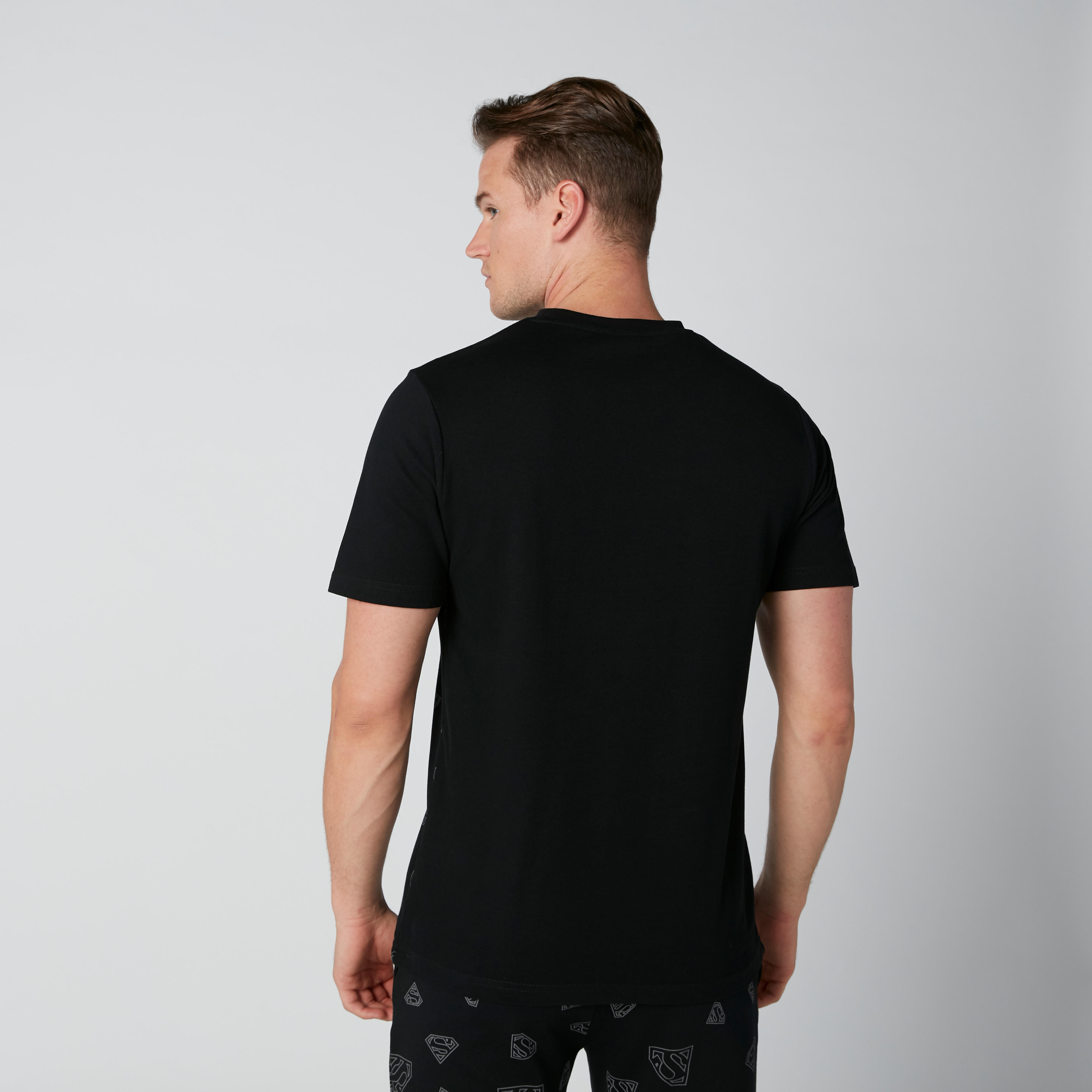 تيشيرت بياقة ضيّقة وأكمام قصيرة وطبعات سوبرمان-men-clothing-tshirtsandpolos-tshirts-image-4