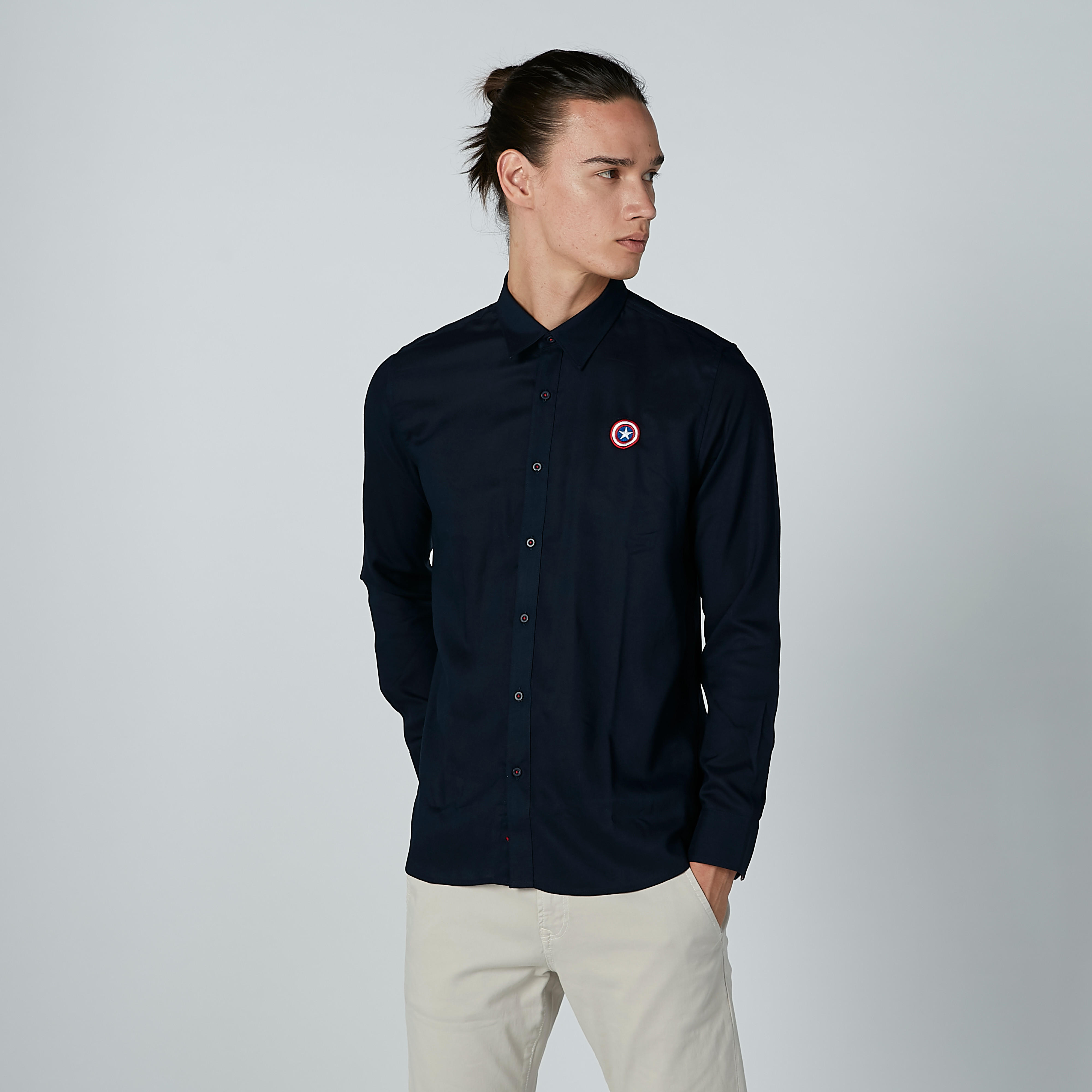 قميص بأكمام طويلة وتزيينات كابتن أمريكا-men-clothing-shirts-image-1