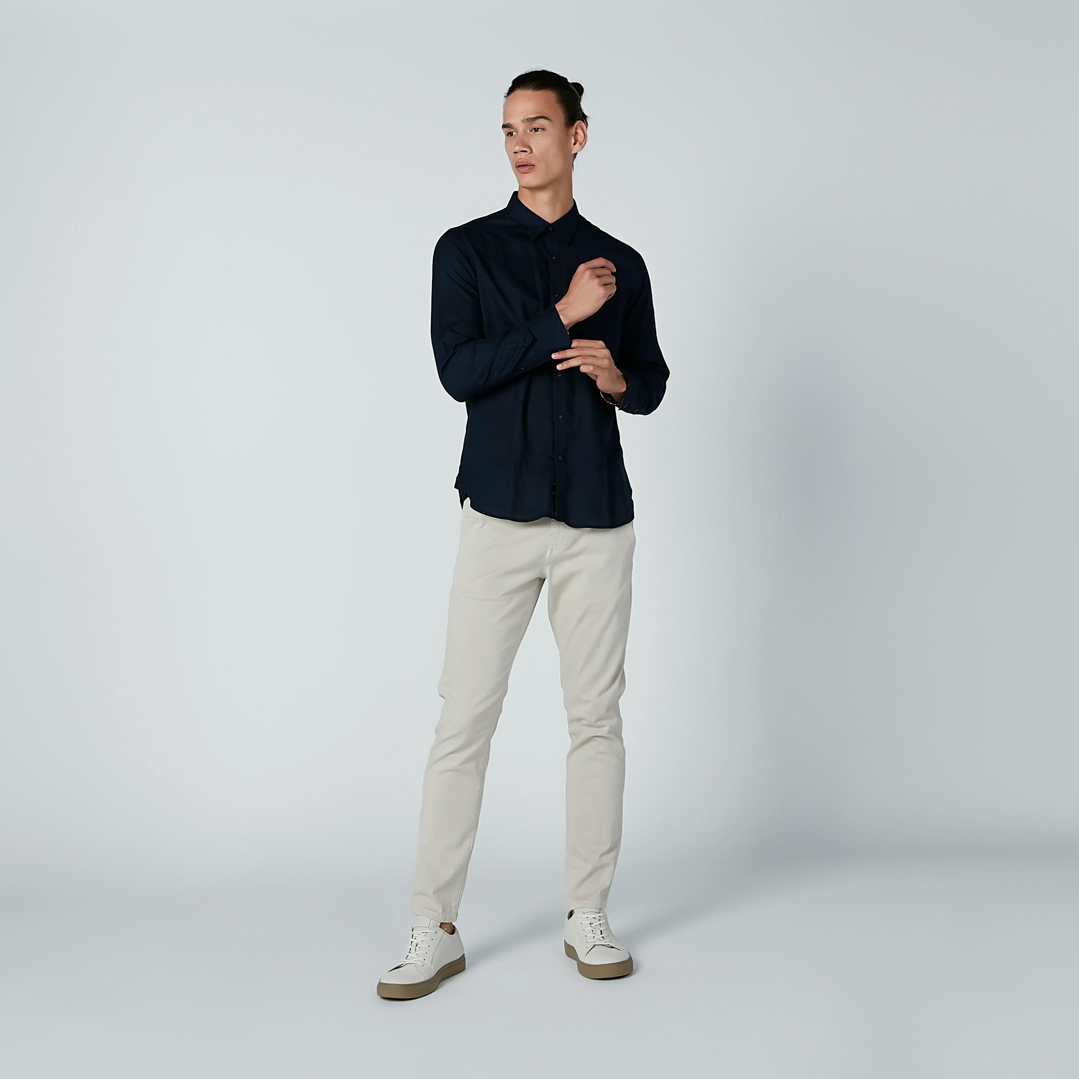 قميص بأكمام طويلة وتزيينات كابتن أمريكا-men-clothing-shirts-image-2