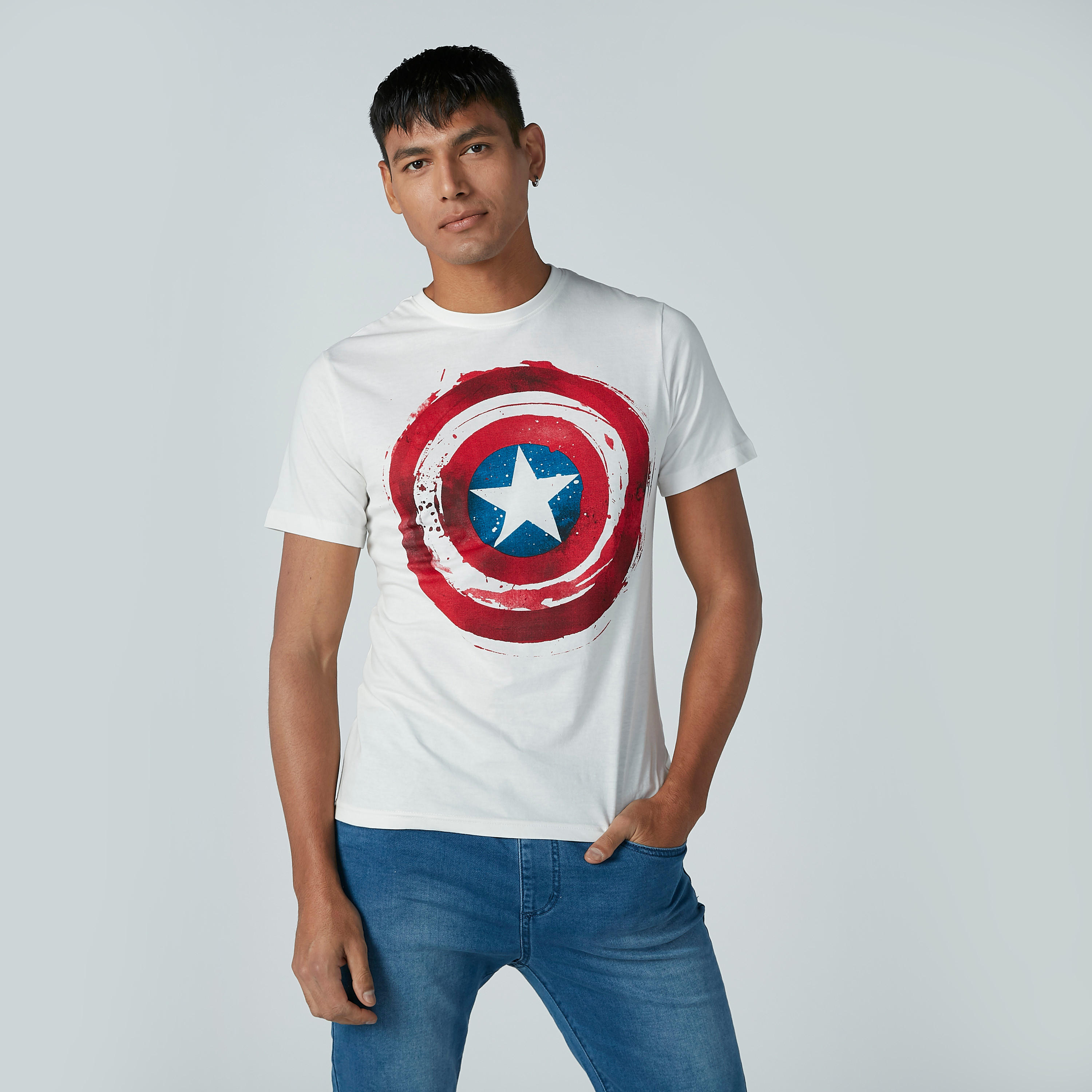 تيشيرت مستدام بياقة ضيّقة وأكمام قصيرة وطبعات كابتن أمريكا-men-clothing-tshirtsandpolos-tshirts-image-1