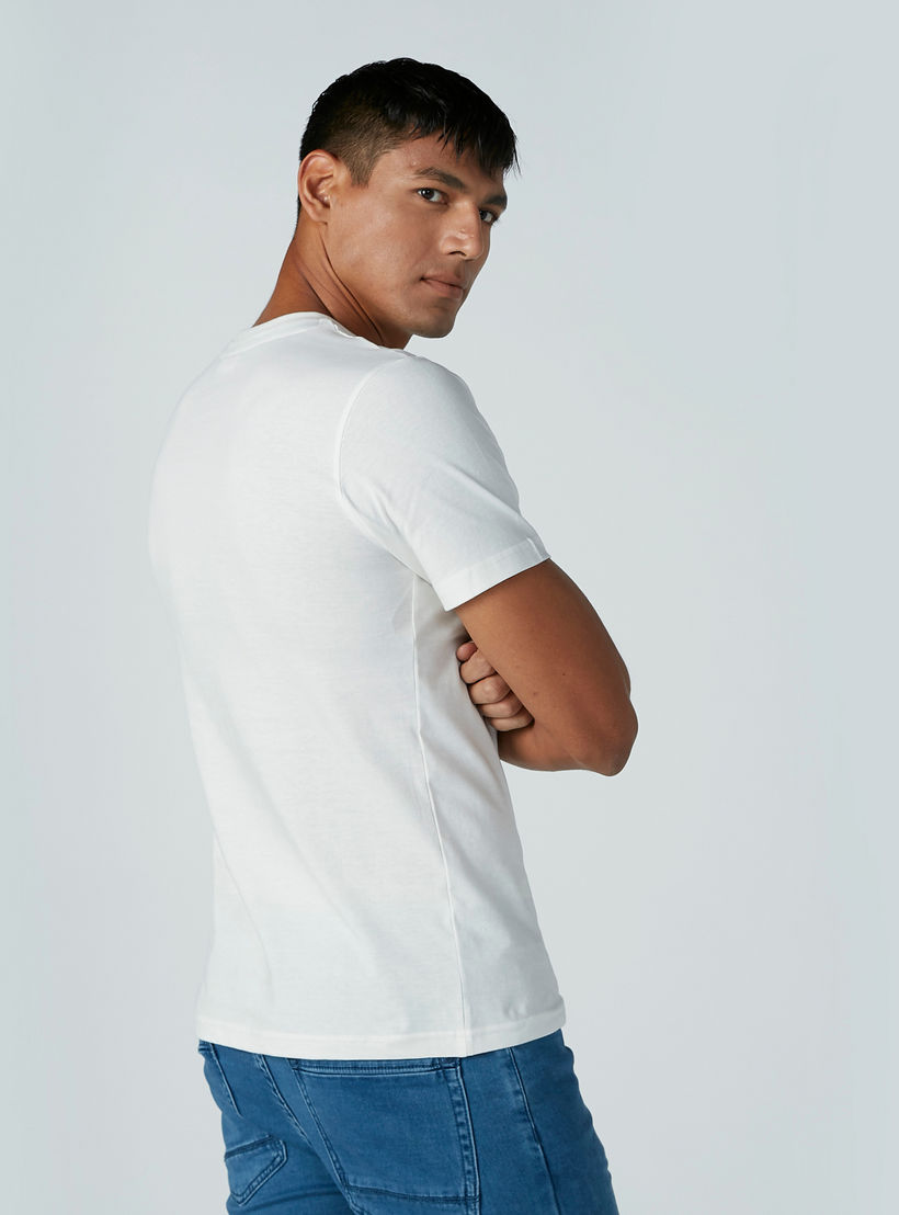 تيشيرت مستدام بياقة ضيّقة وأكمام قصيرة وطبعات كابتن أمريكا-men-clothing-tshirtsandpolos-tshirts-image-3