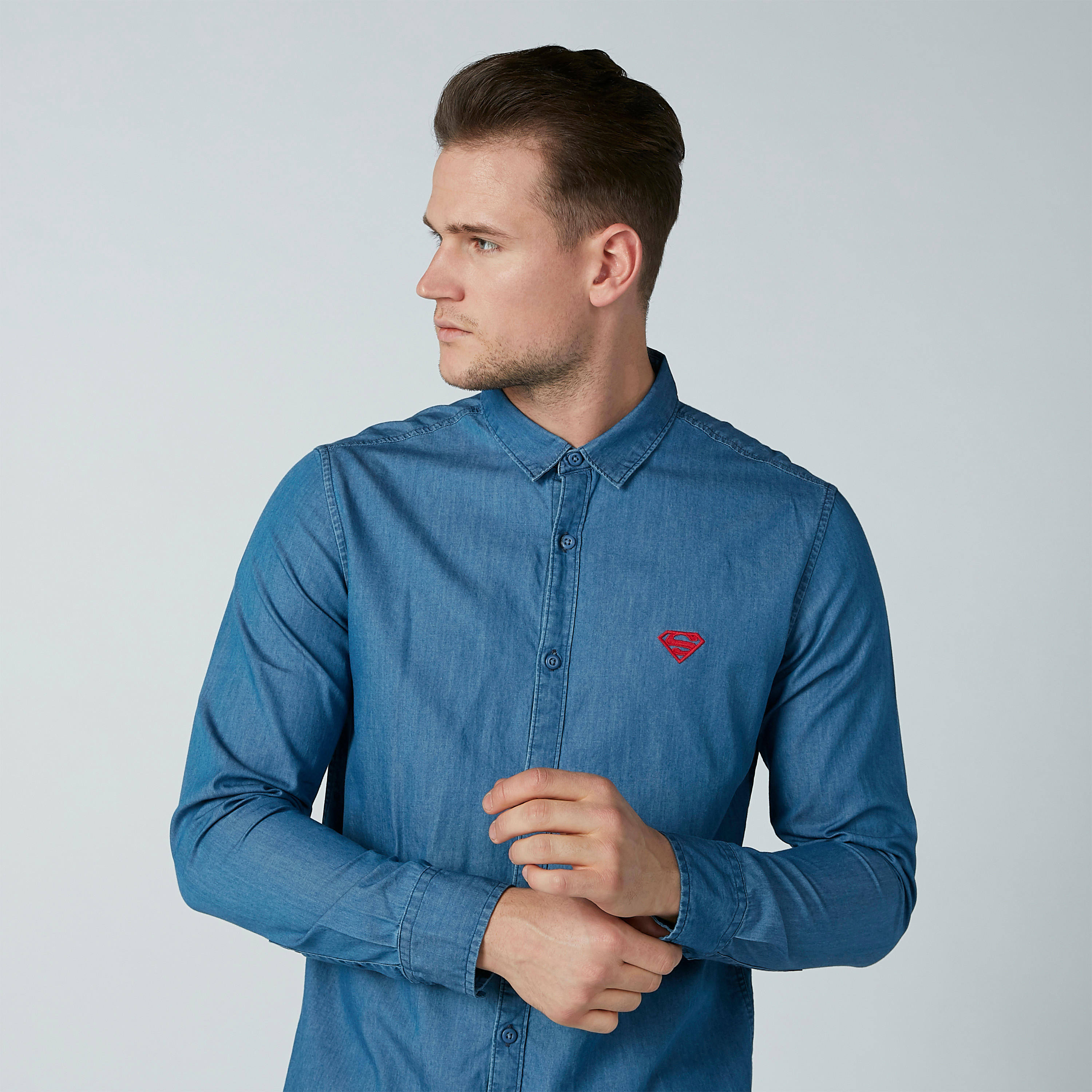 قميص بأكمام طويلة وأزرار وطبعات سوبرمان-men-clothing-shirts-image-4