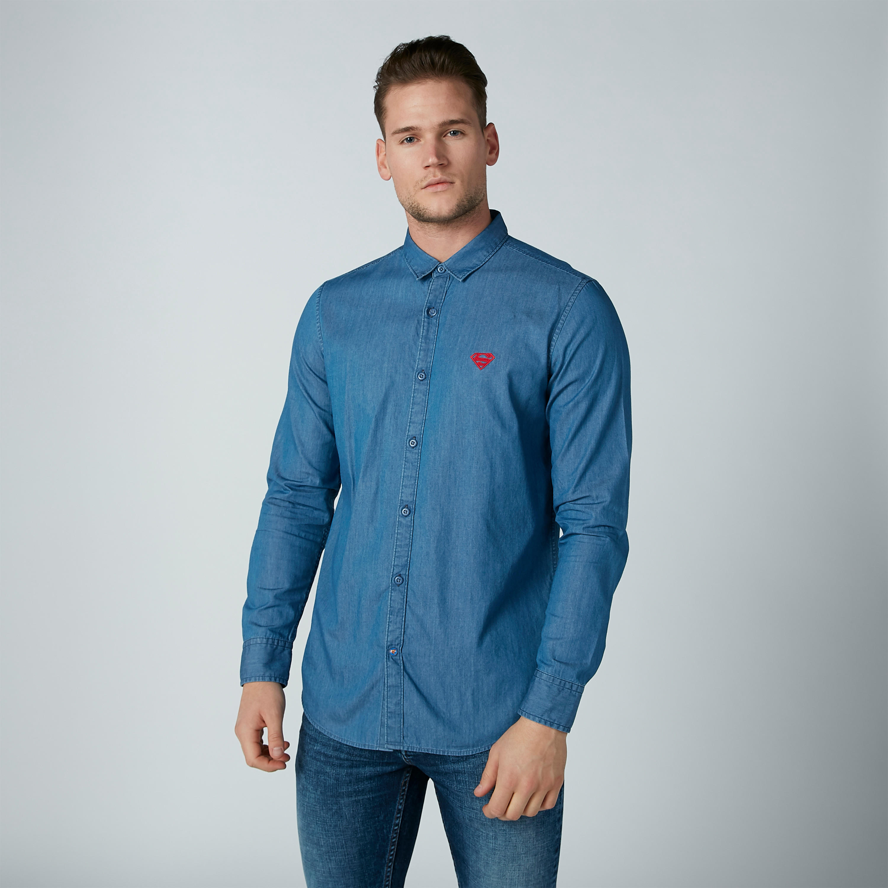 قميص بأكمام طويلة وأزرار وطبعات سوبرمان-men-clothing-shirts-image-1