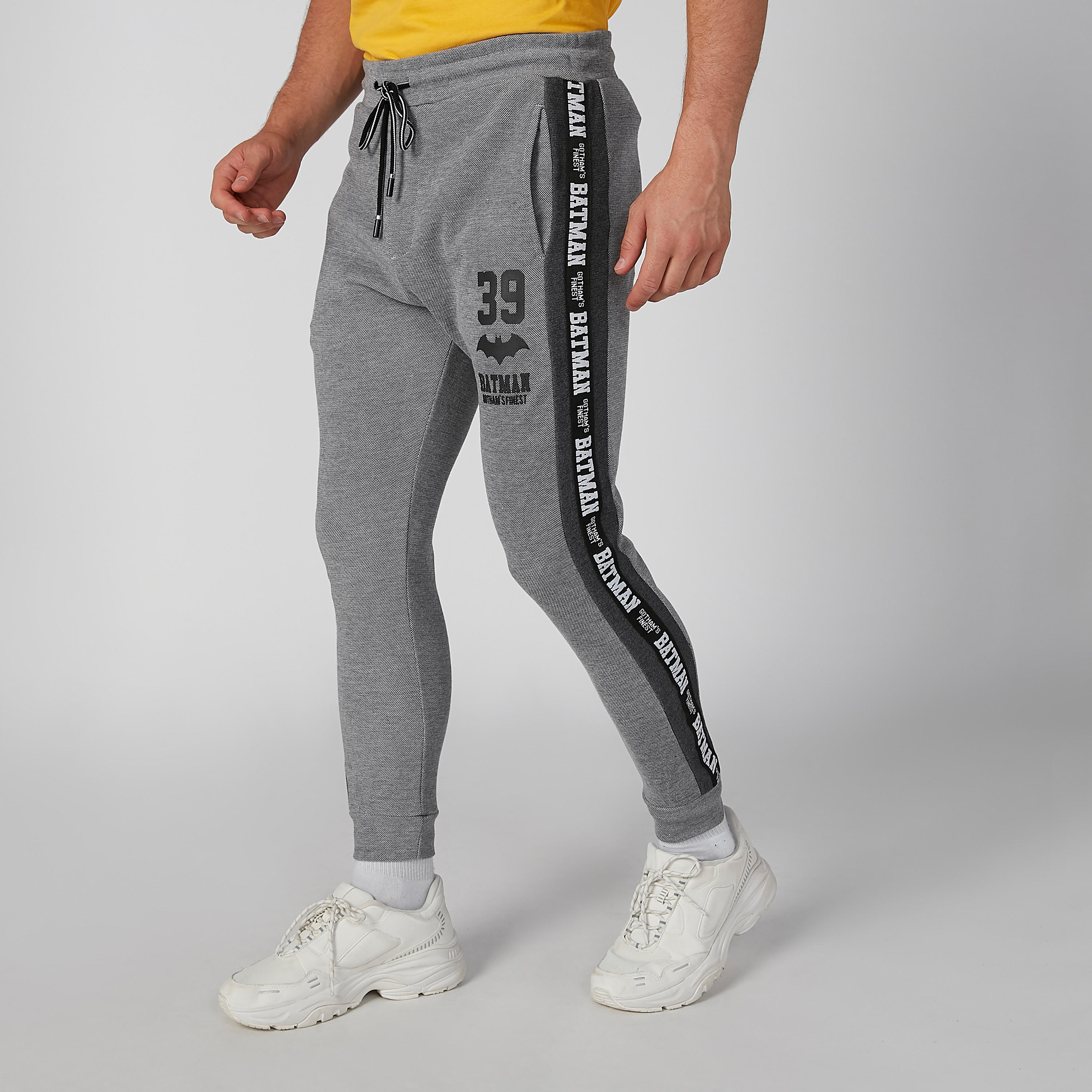 بنطال رياضي برباط وجيوب وطبعات باتمان-men-clothing-bottoms-joggers-image-1
