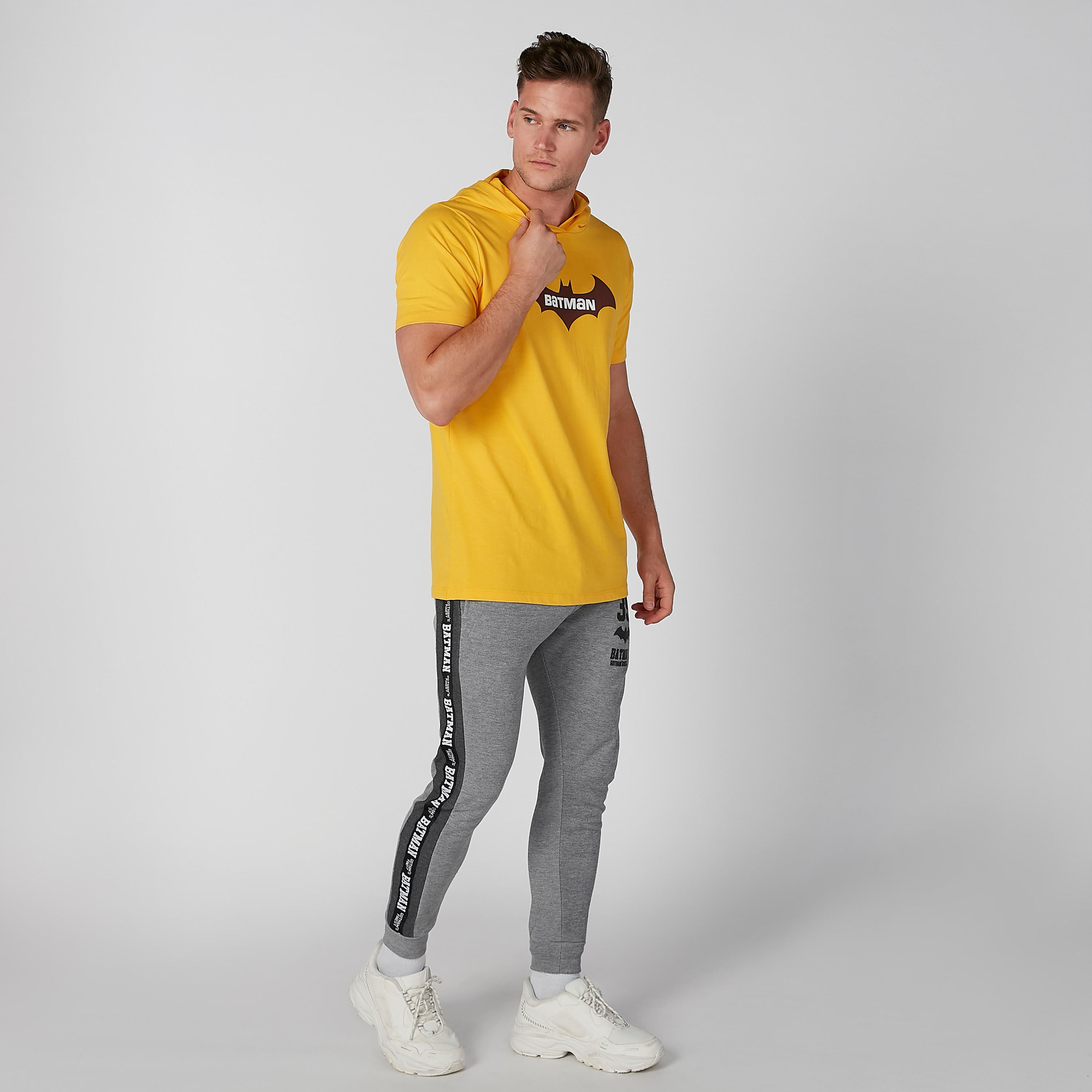 بنطال رياضي برباط وجيوب وطبعات باتمان-men-clothing-bottoms-joggers-image-3